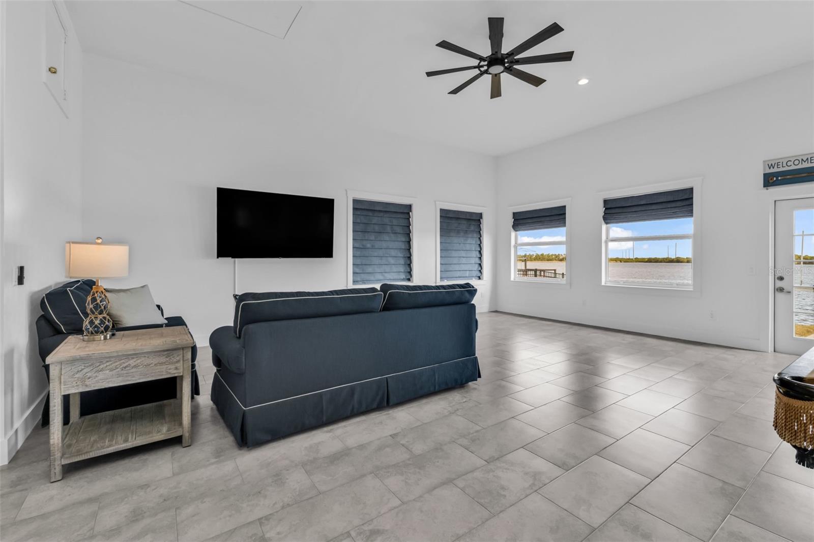 Image 32 of 73 For 2300 Harbour Drive