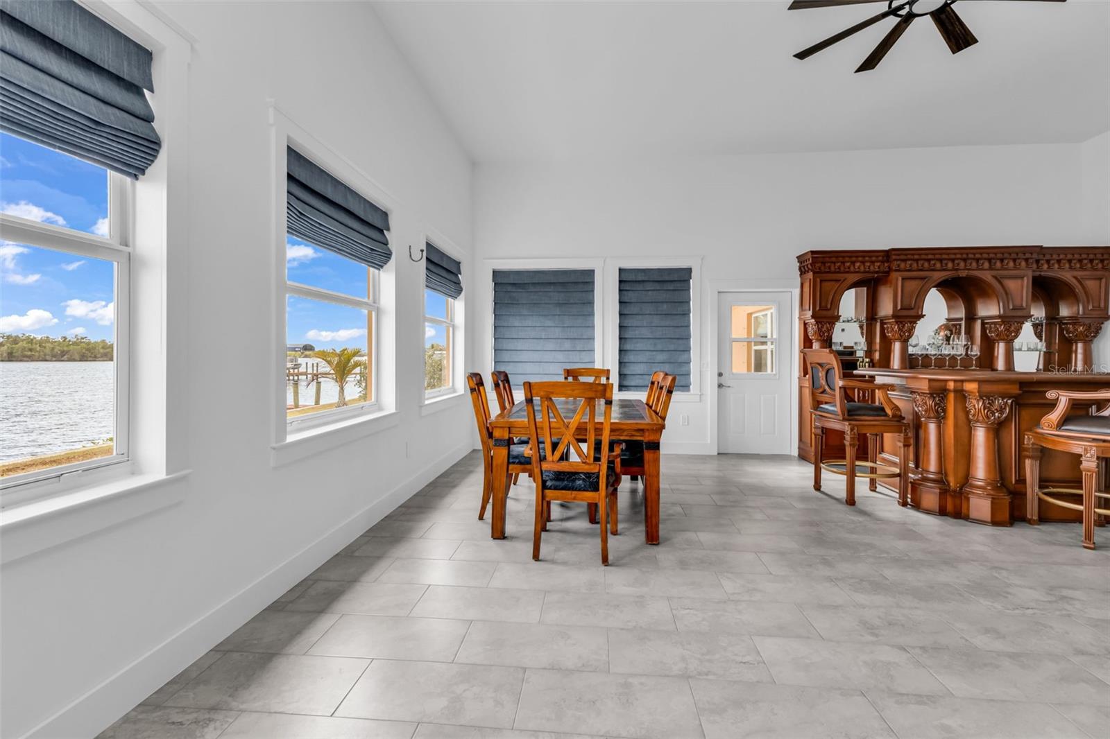 Image 35 of 73 For 2300 Harbour Drive