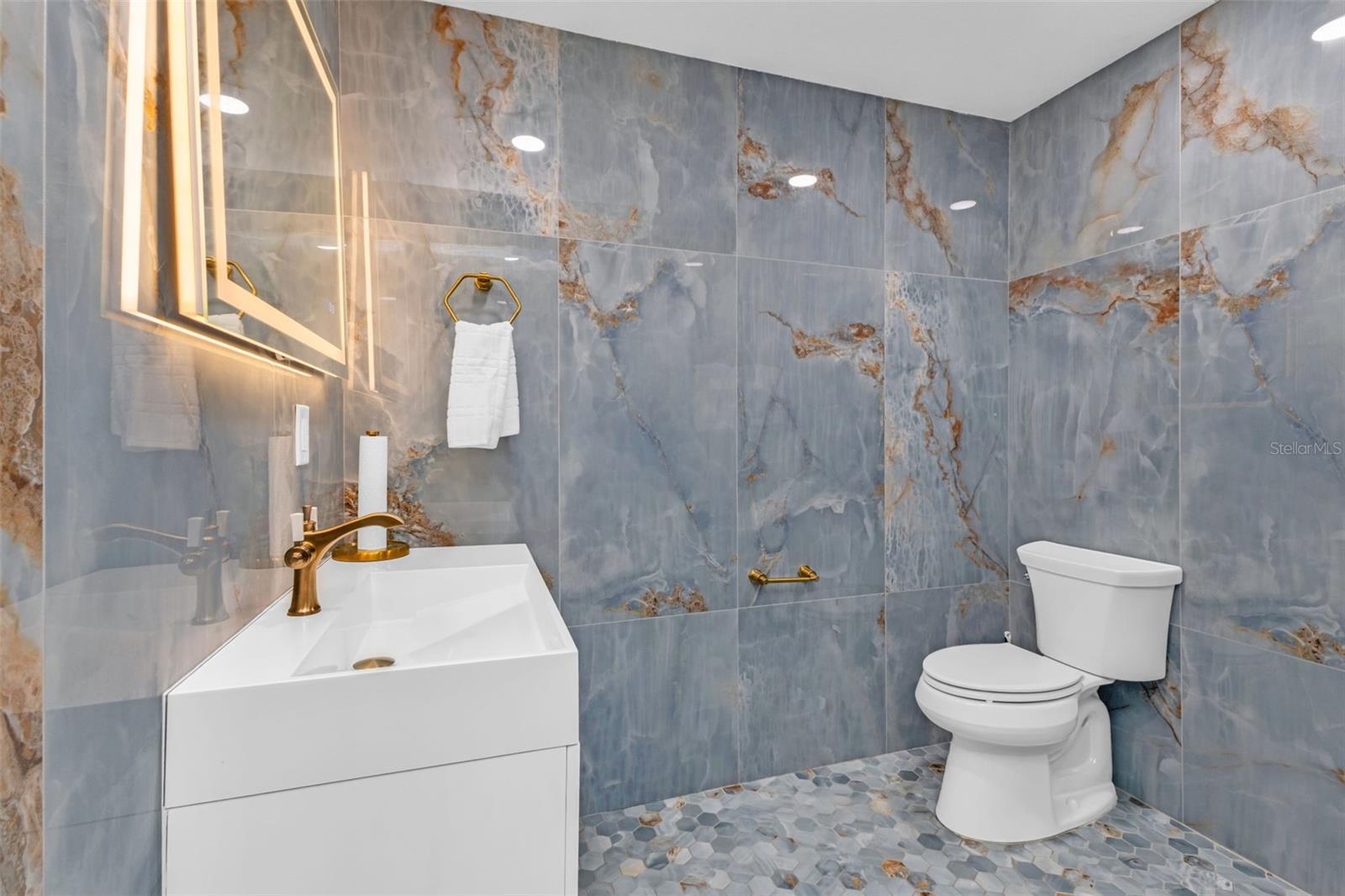 Image 38 of 73 For 2300 Harbour Drive