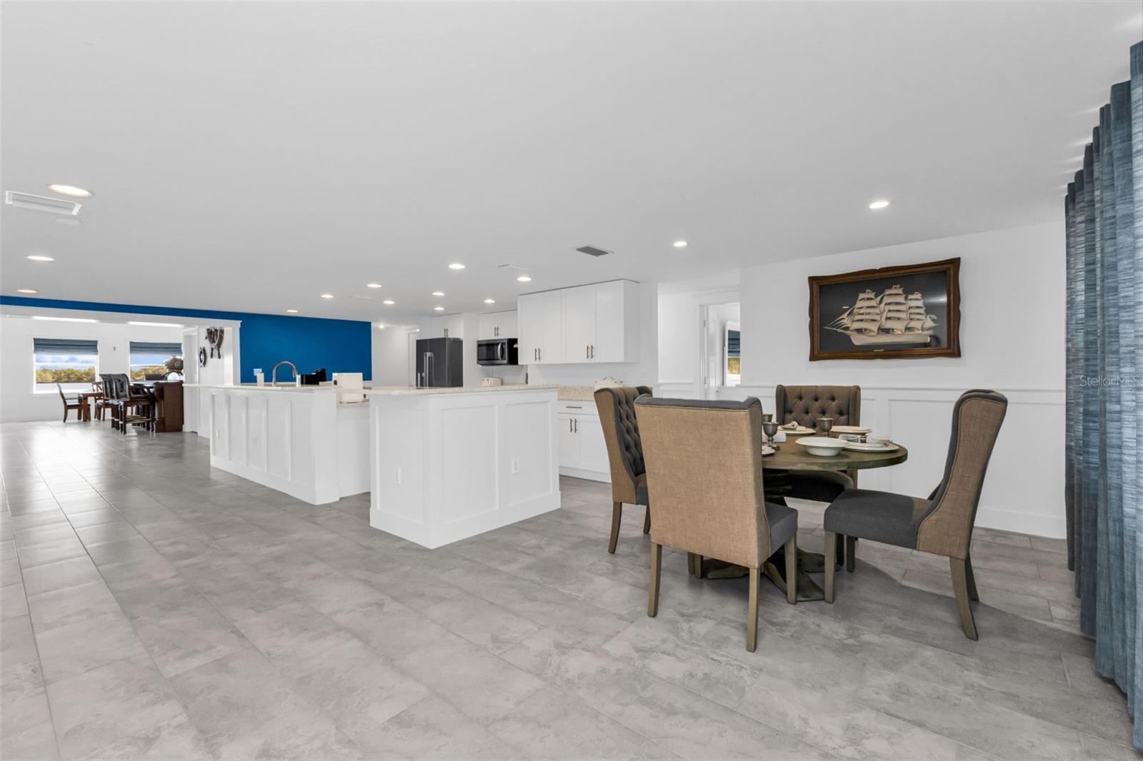 Image 4 of 73 For 2300 Harbour Drive