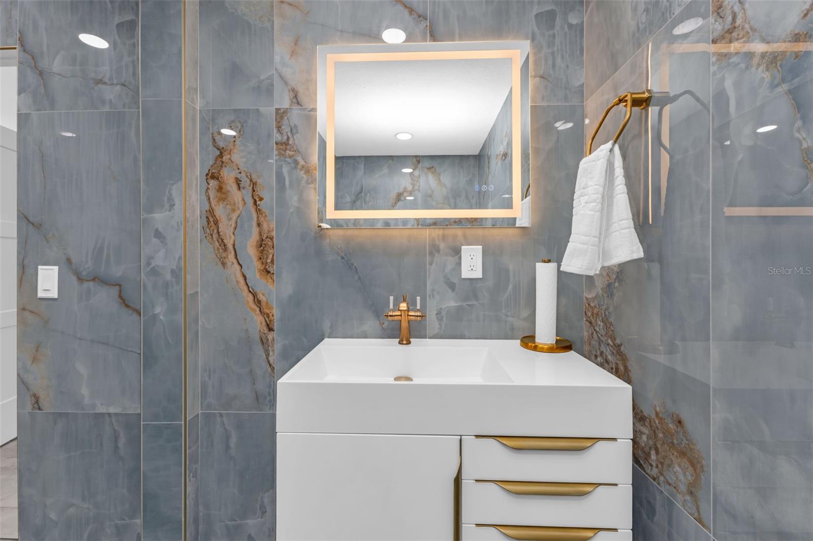 Image 40 of 73 For 2300 Harbour Drive