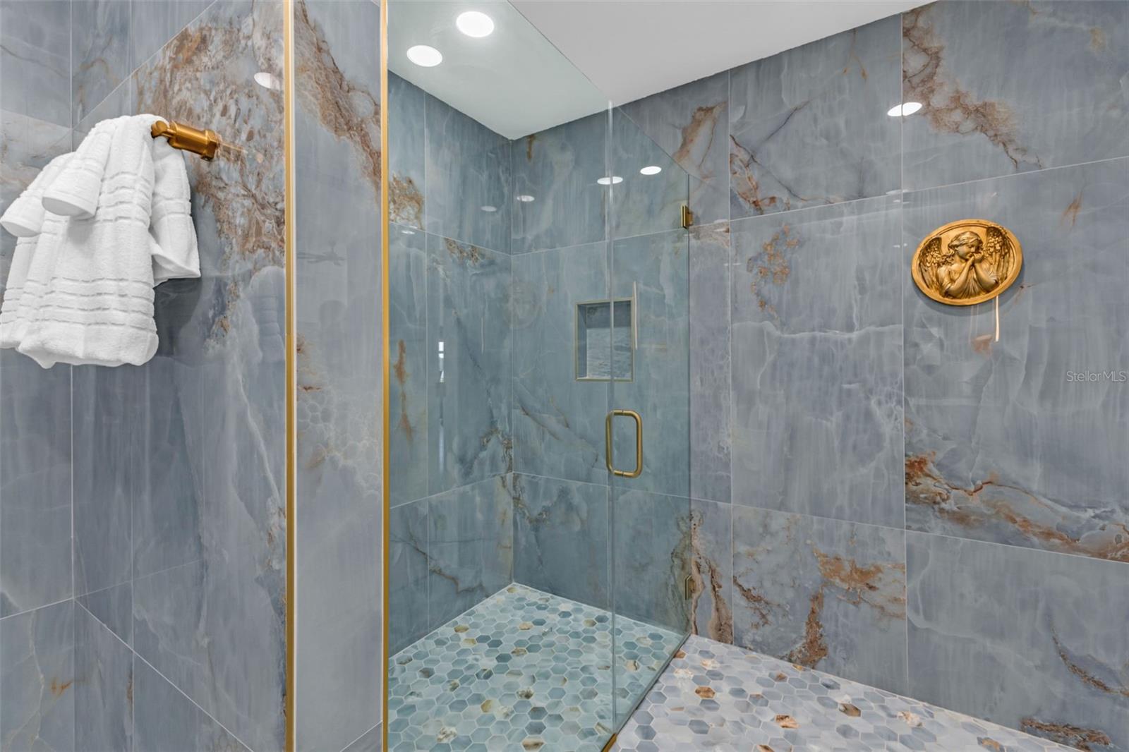 Image 41 of 73 For 2300 Harbour Drive