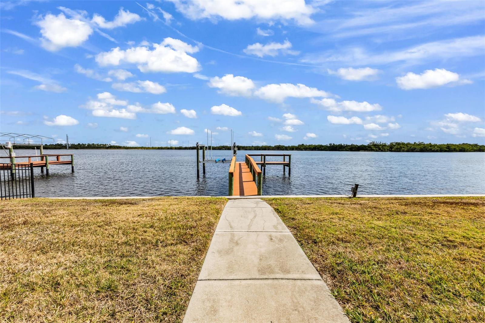 Image 46 of 73 For 2300 Harbour Drive