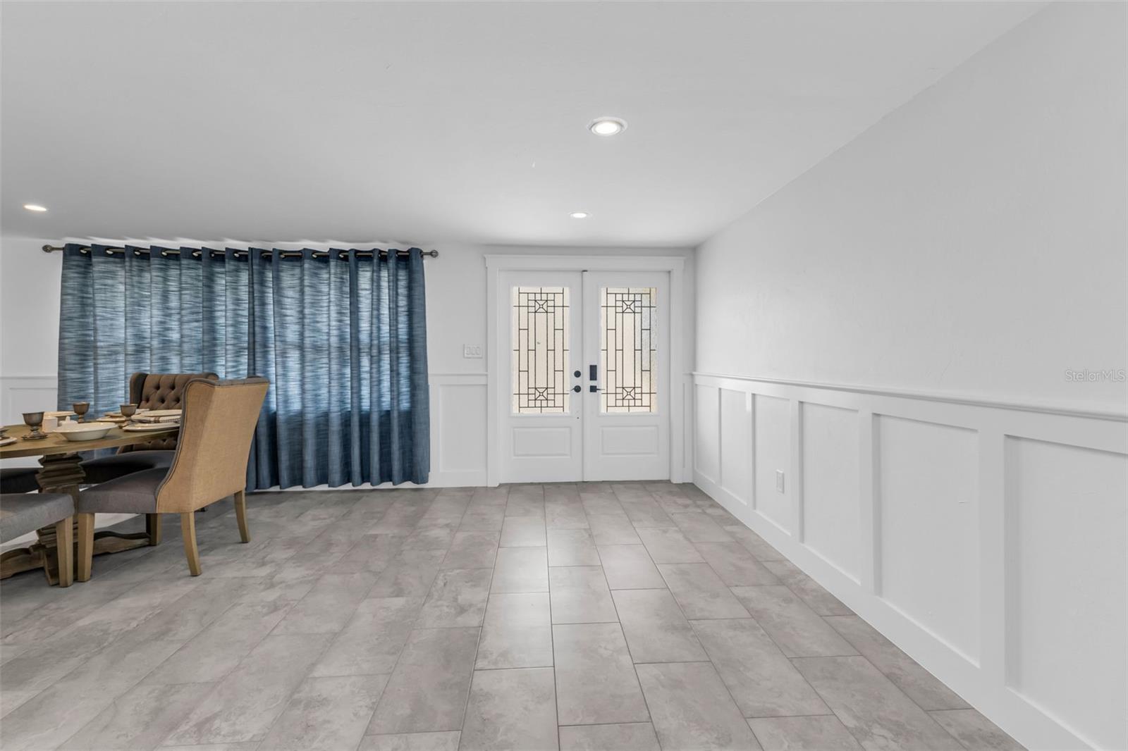 Image 6 of 73 For 2300 Harbour Drive