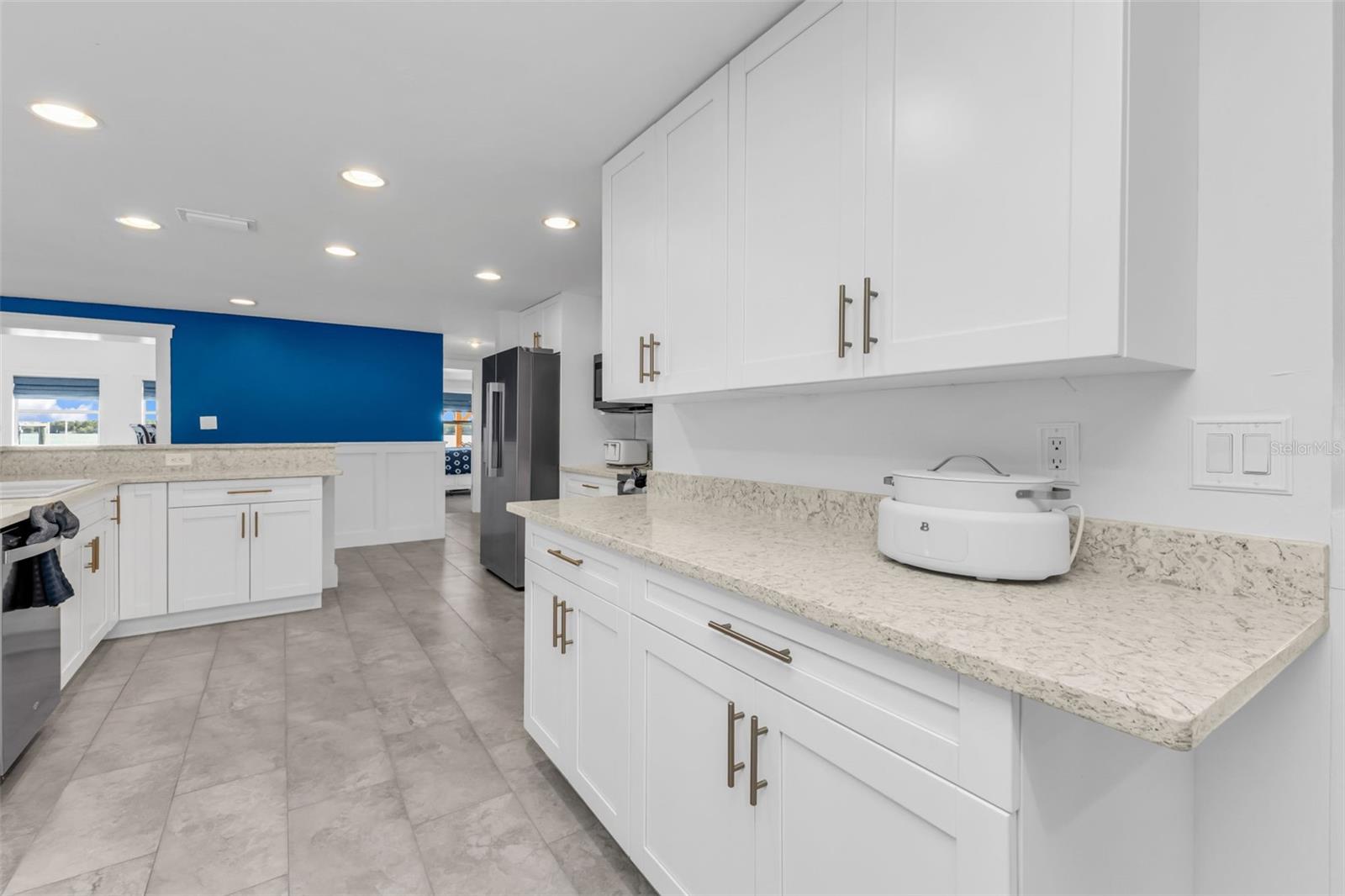 Image 8 of 73 For 2300 Harbour Drive