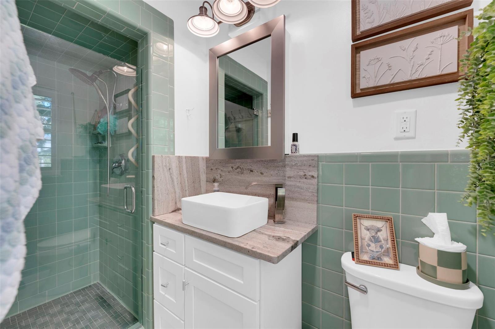 Image 14 of 52 For 14526 Riverside Drive