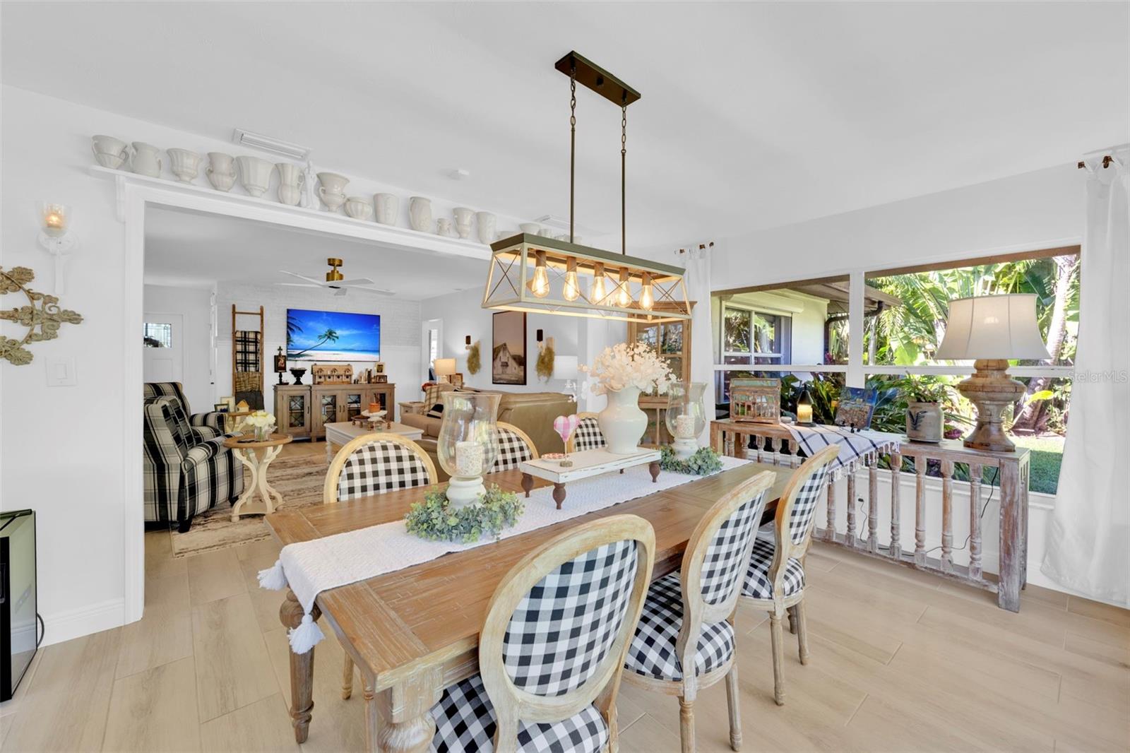 Image 27 of 52 For 14526 Riverside Drive