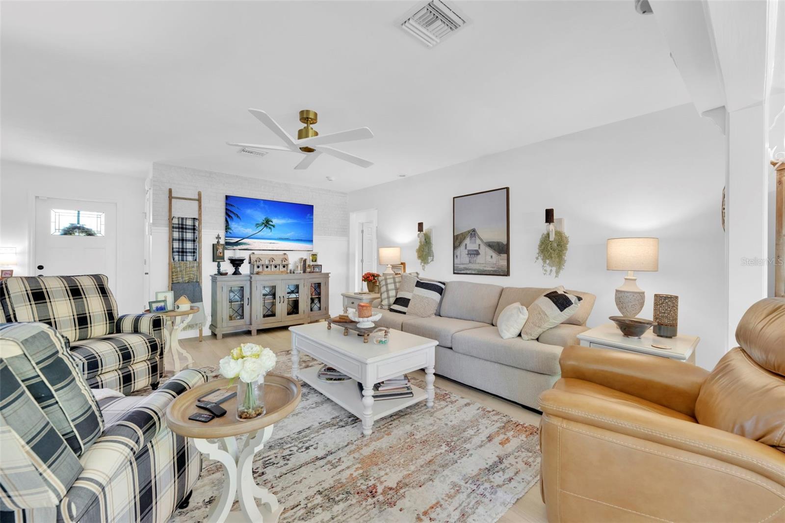 Image 31 of 52 For 14526 Riverside Drive