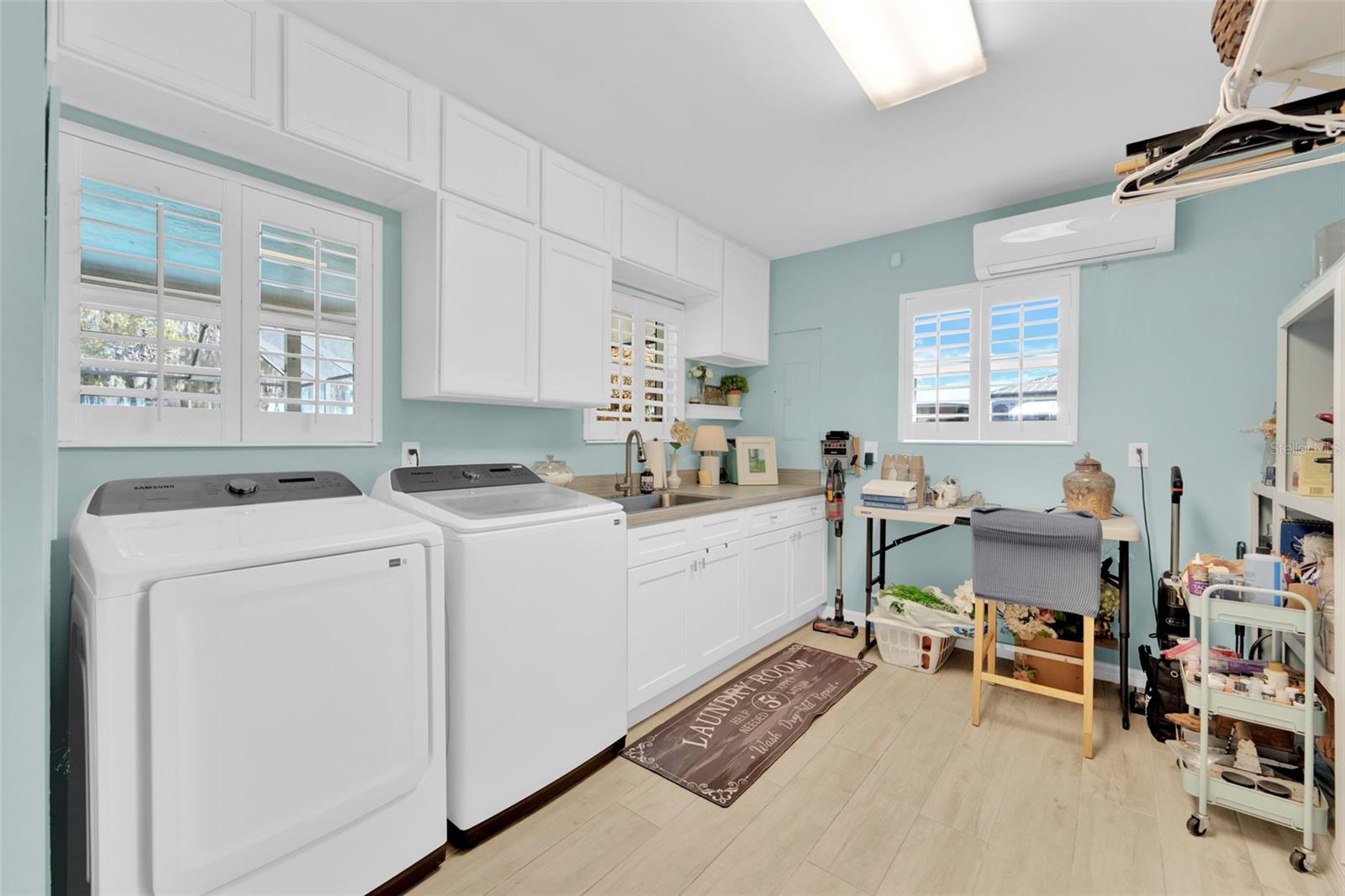 Image 35 of 52 For 14526 Riverside Drive