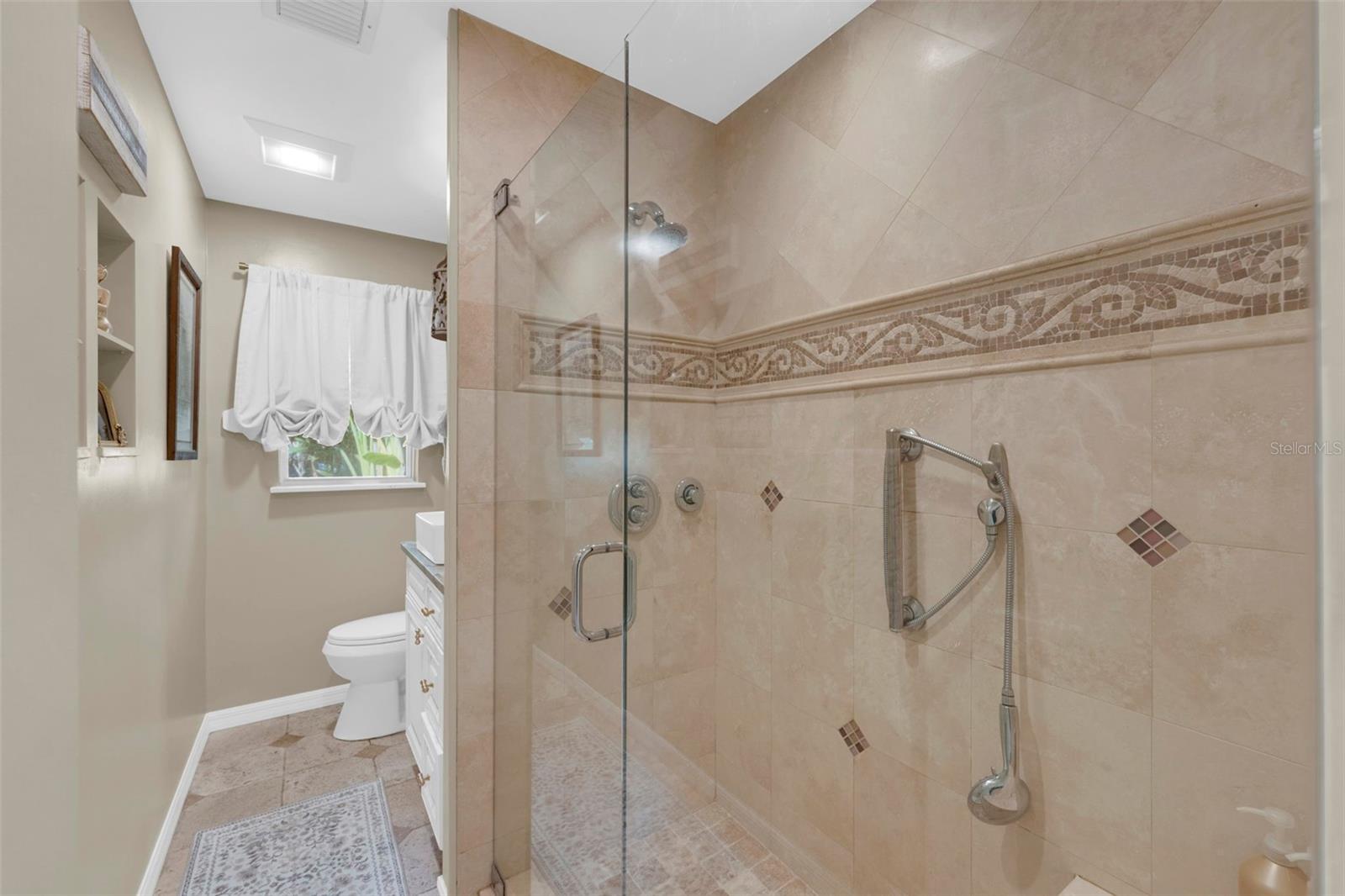 Image 36 of 52 For 14526 Riverside Drive