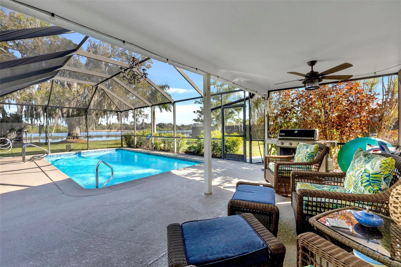 Image 39 of 52 For 14526 Riverside Drive