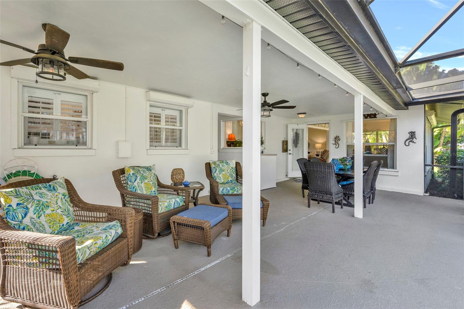 Image 40 of 52 For 14526 Riverside Drive