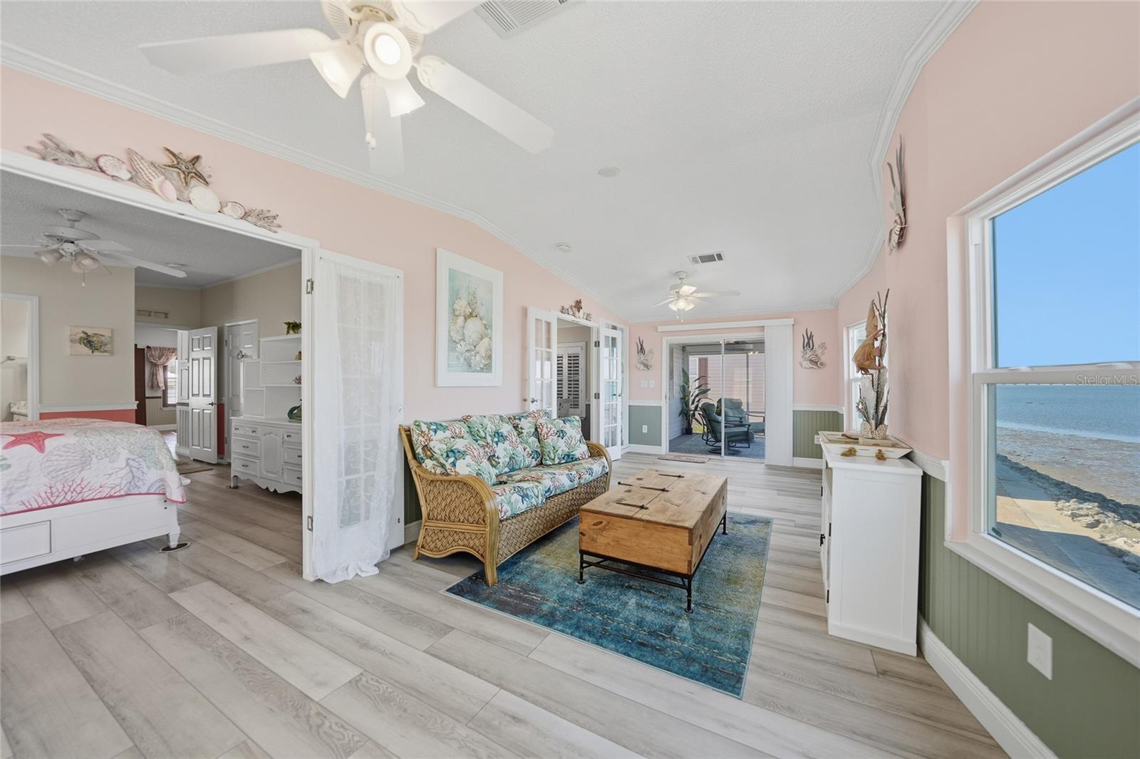 Image 10 of 45 For 4300 Riverside Drive 112