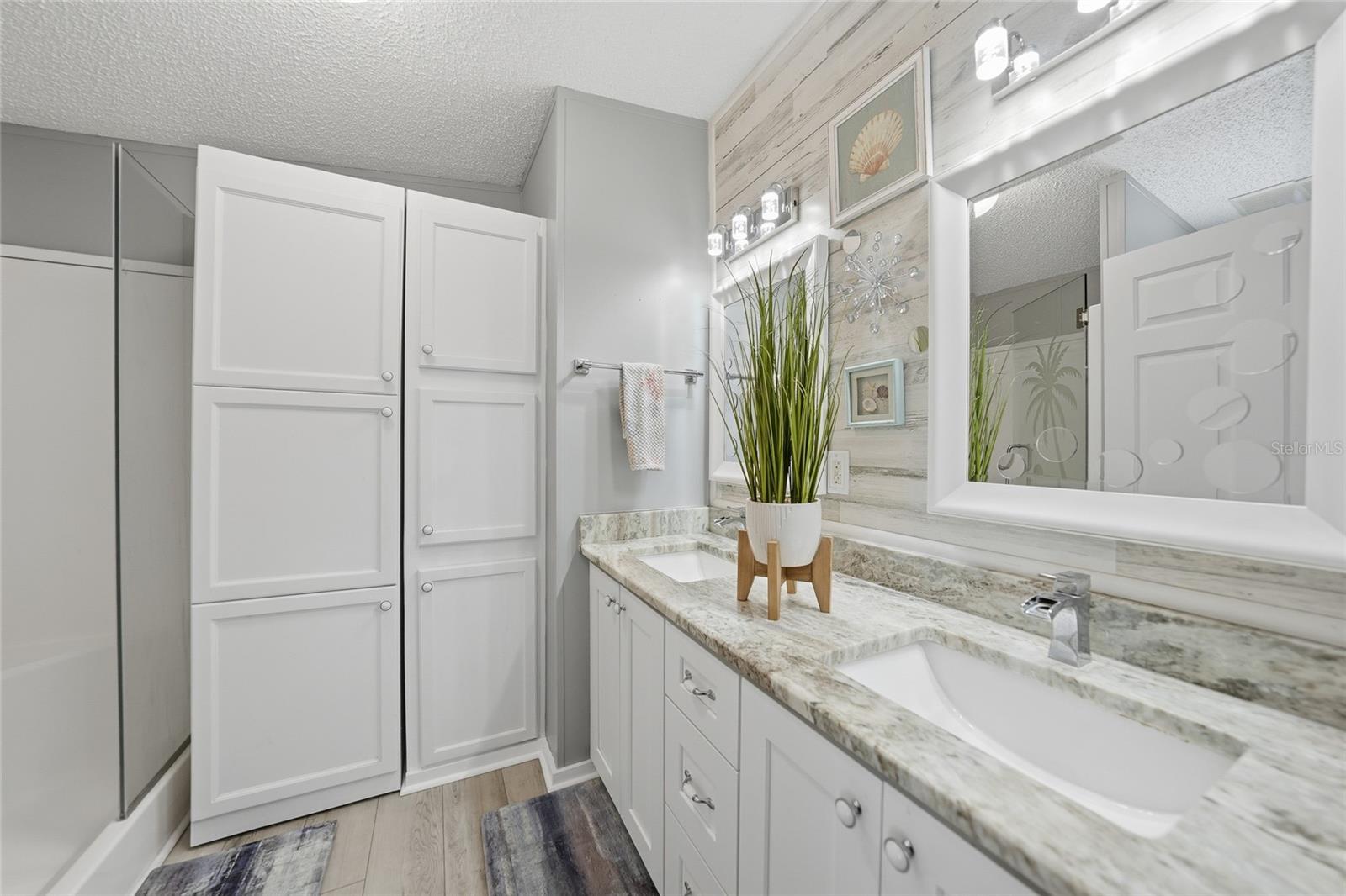 Image 19 of 45 For 4300 Riverside Drive 112