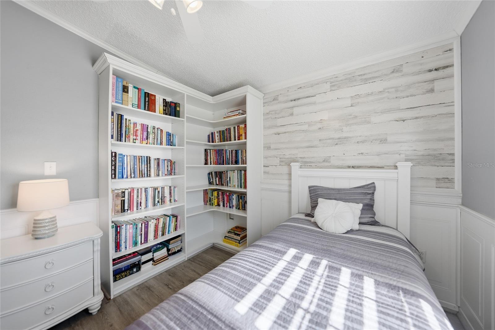 Image 21 of 45 For 4300 Riverside Drive 112