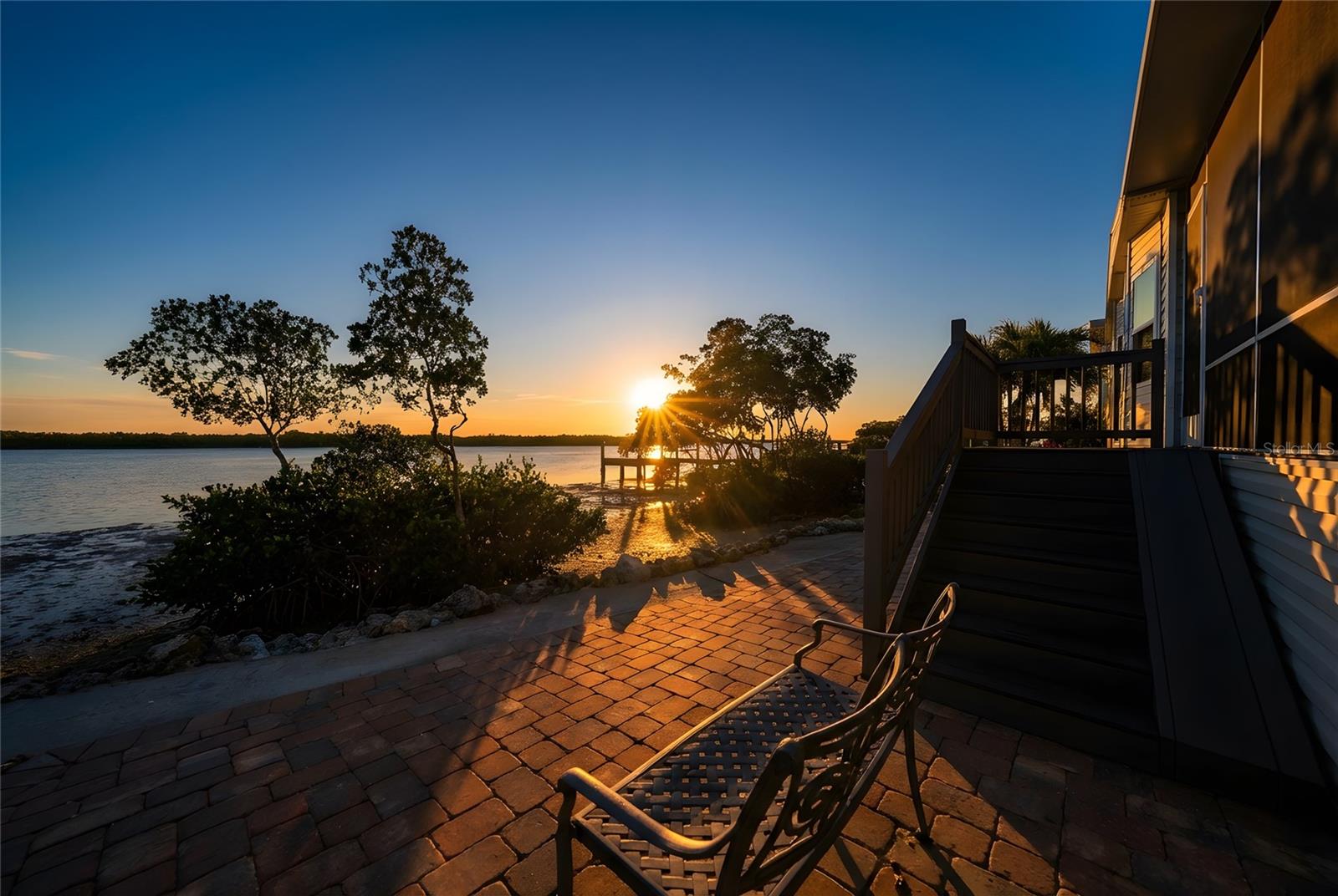 Image 3 of 45 For 4300 Riverside Drive 112