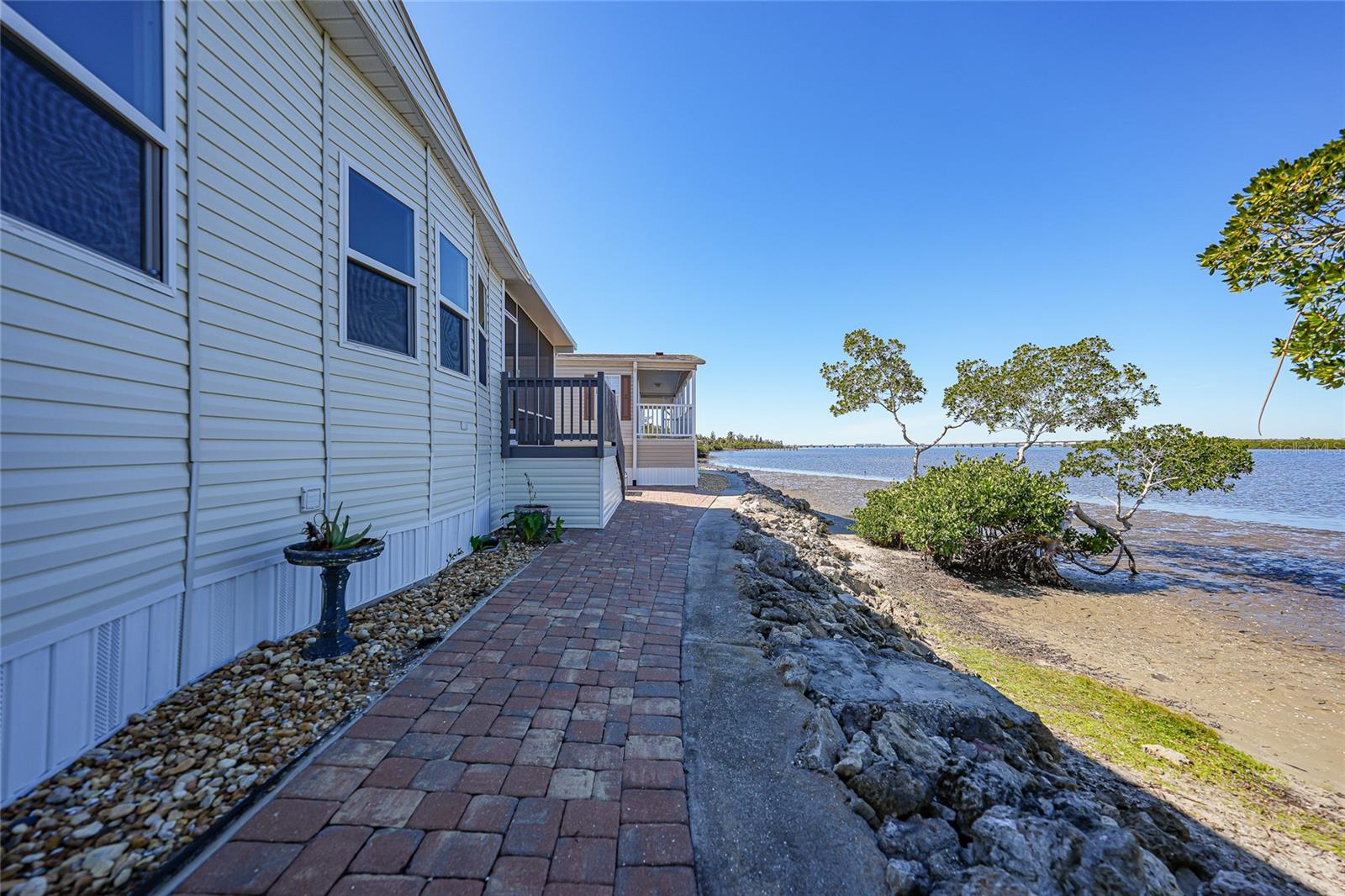 Image 32 of 45 For 4300 Riverside Drive 112