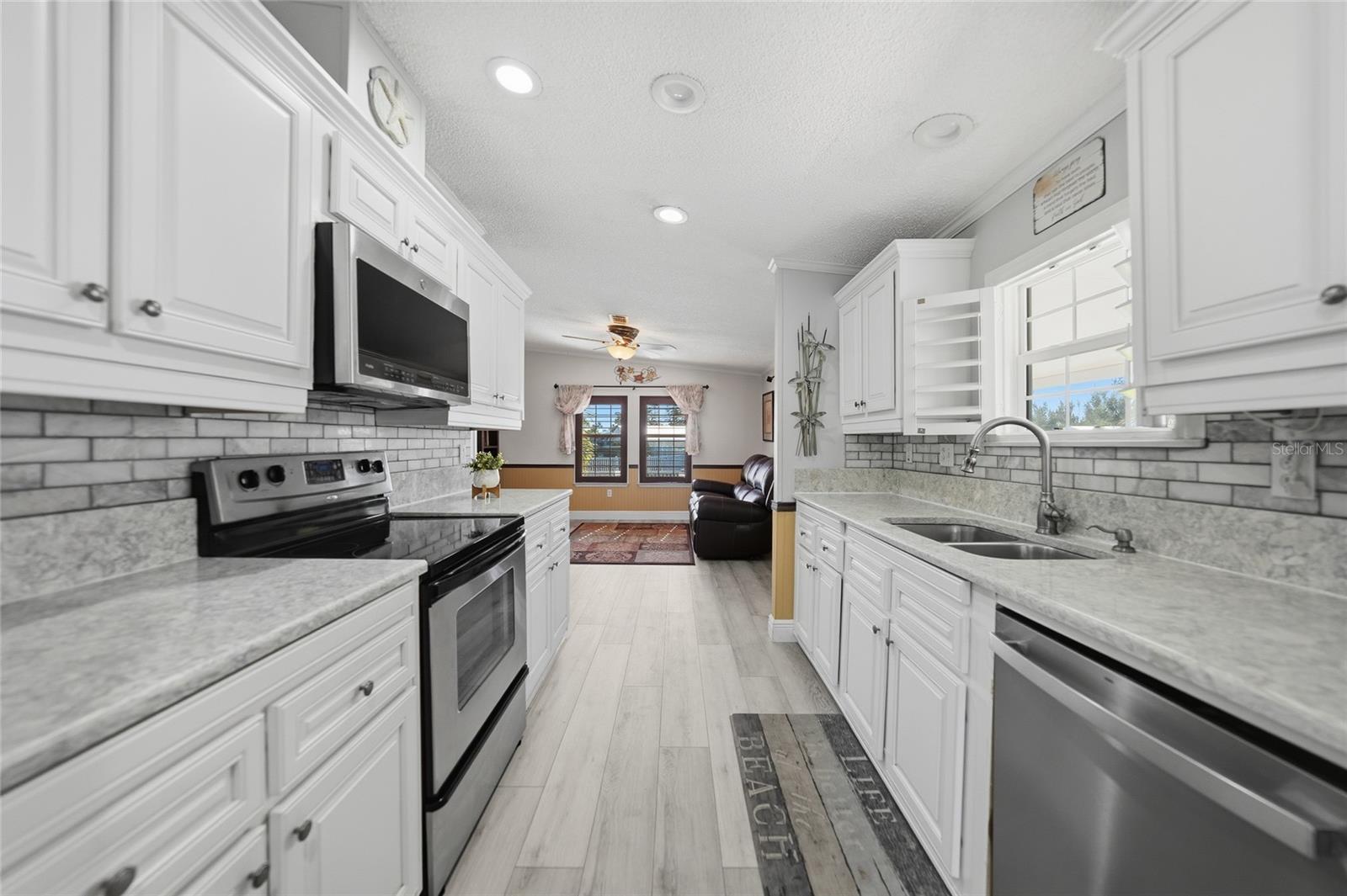 Image 6 of 45 For 4300 Riverside Drive 112