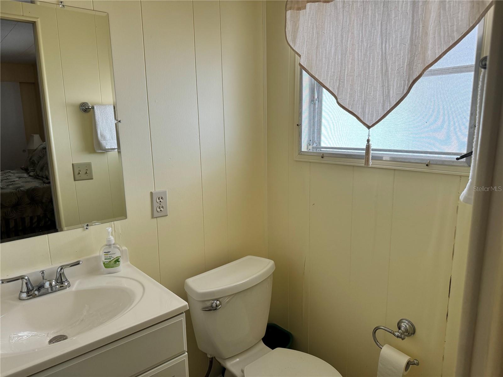 Image 21 of 51 For 1891 Englewood Road 39