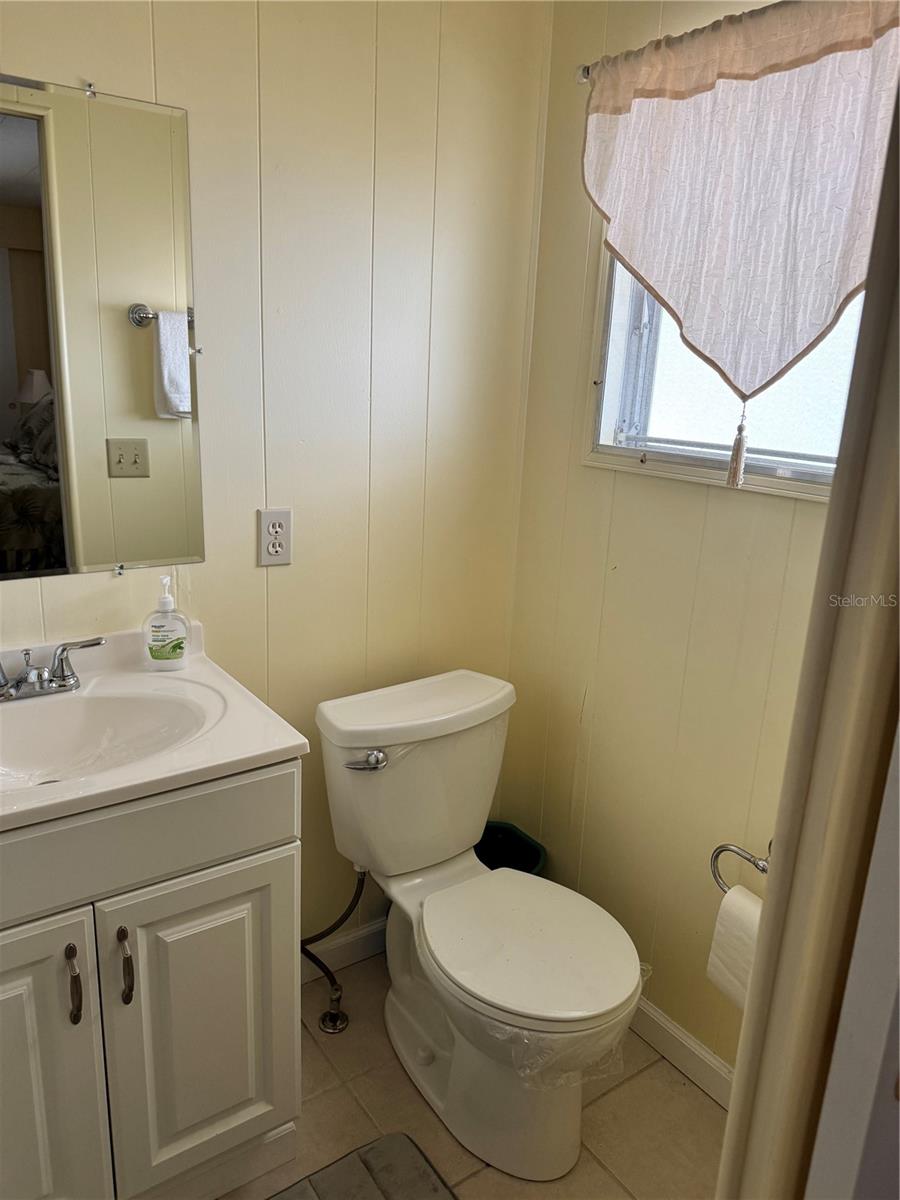 Image 22 of 51 For 1891 Englewood Road 39