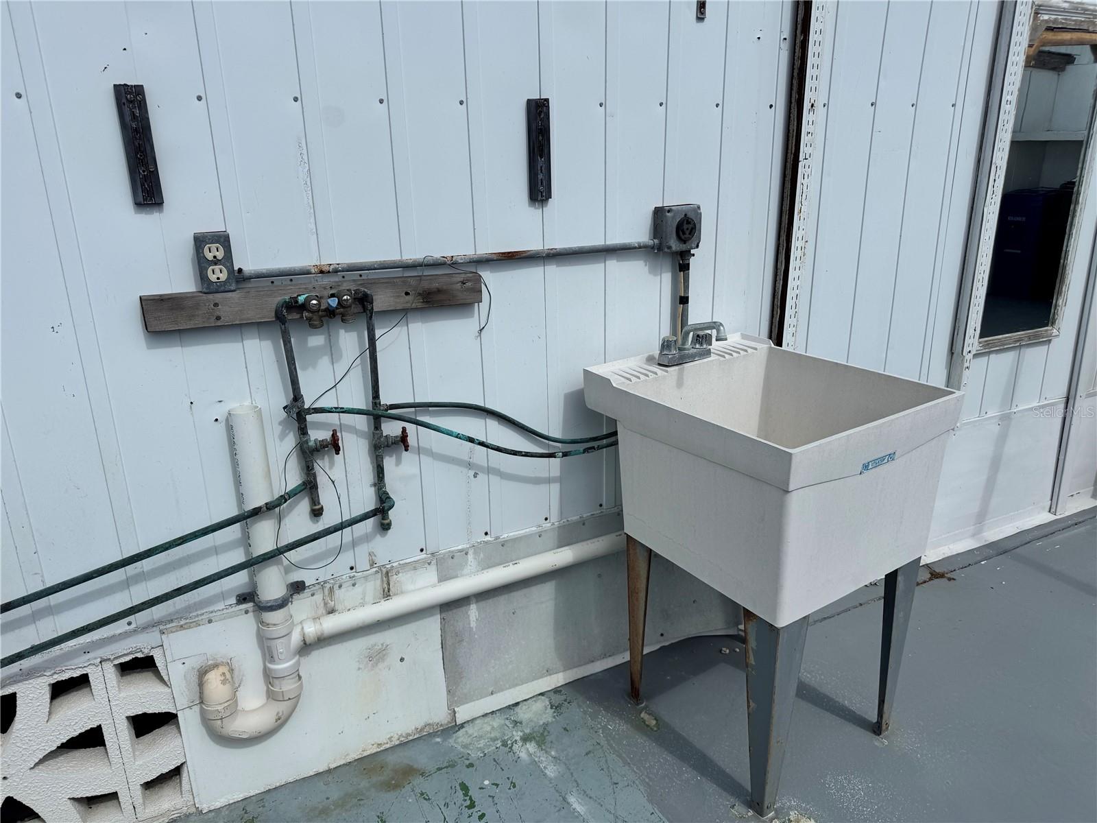 Image 38 of 51 For 1891 Englewood Road 39