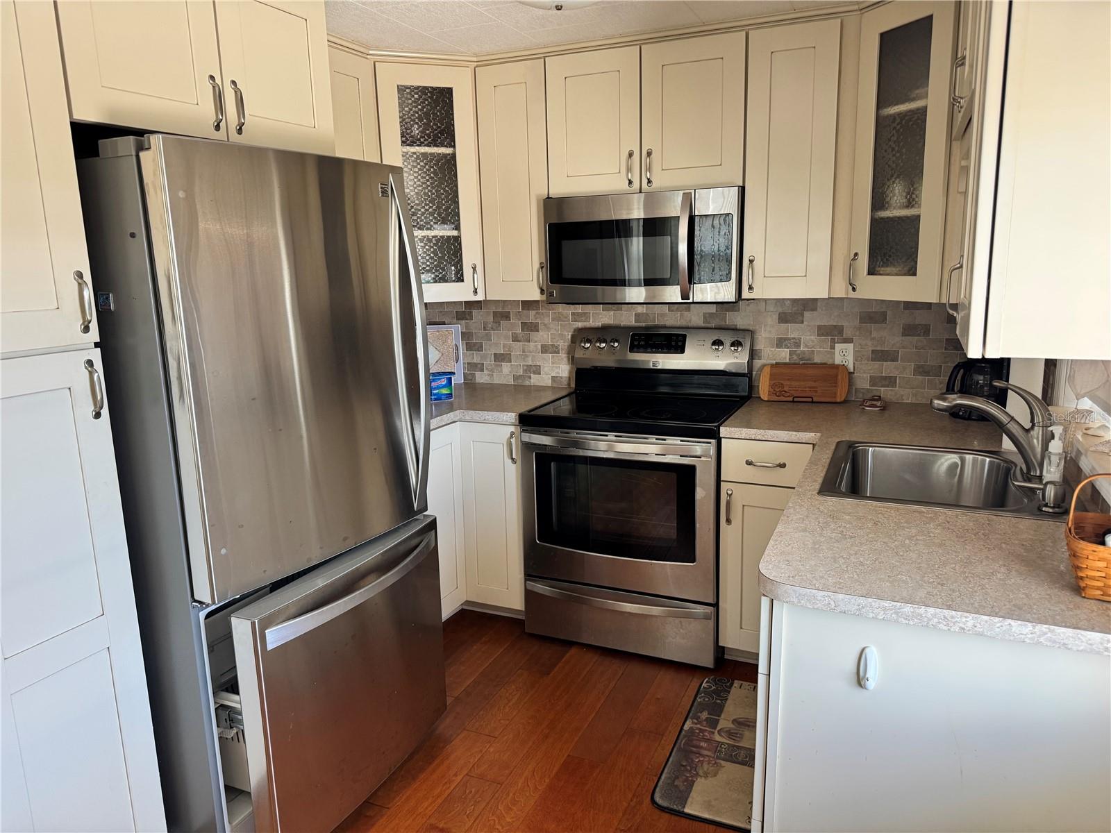 Image 5 of 51 For 1891 Englewood Road 39