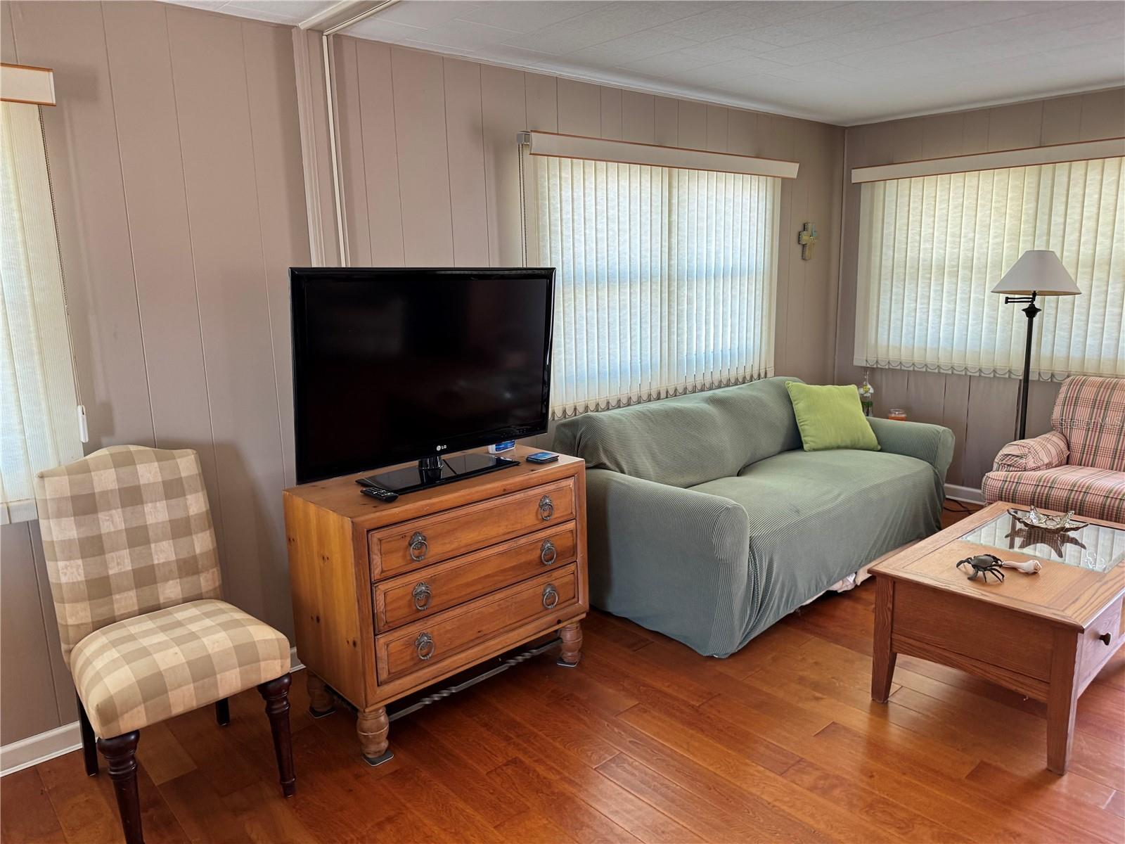 Image 6 of 51 For 1891 Englewood Road 39