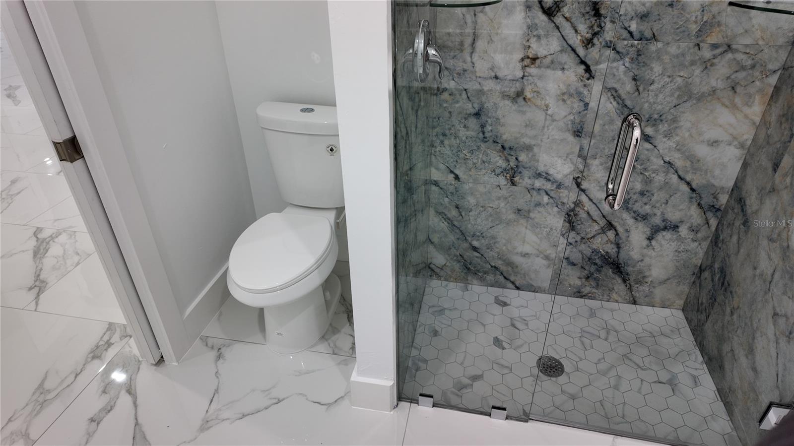 Image 10 of 17 For 21500 Dollard Avenue