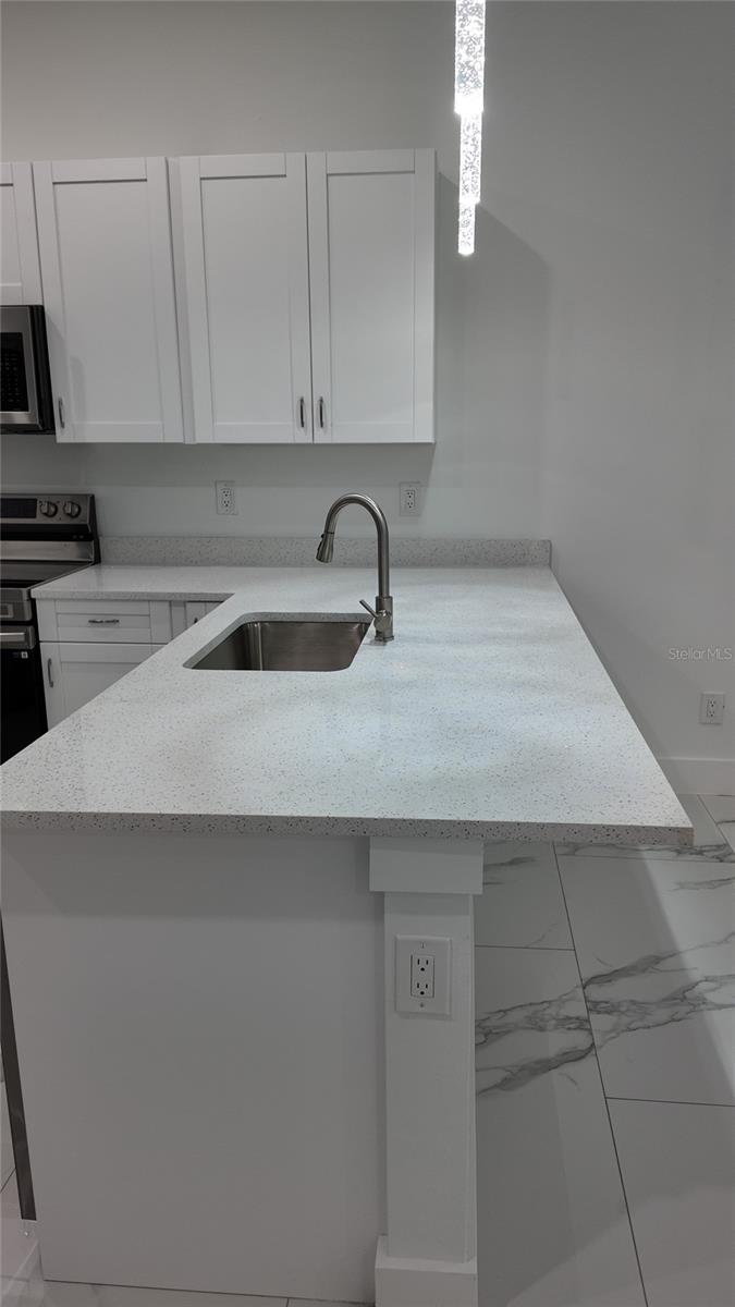 Image 16 of 17 For 21500 Dollard Avenue