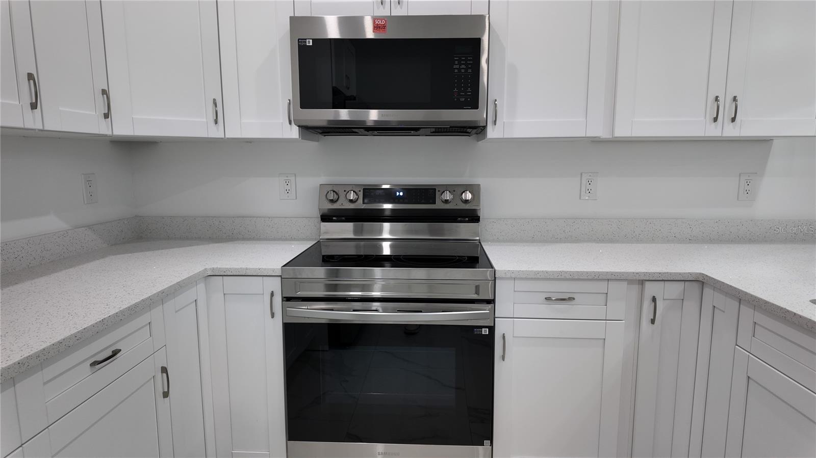 Image 17 of 17 For 21500 Dollard Avenue