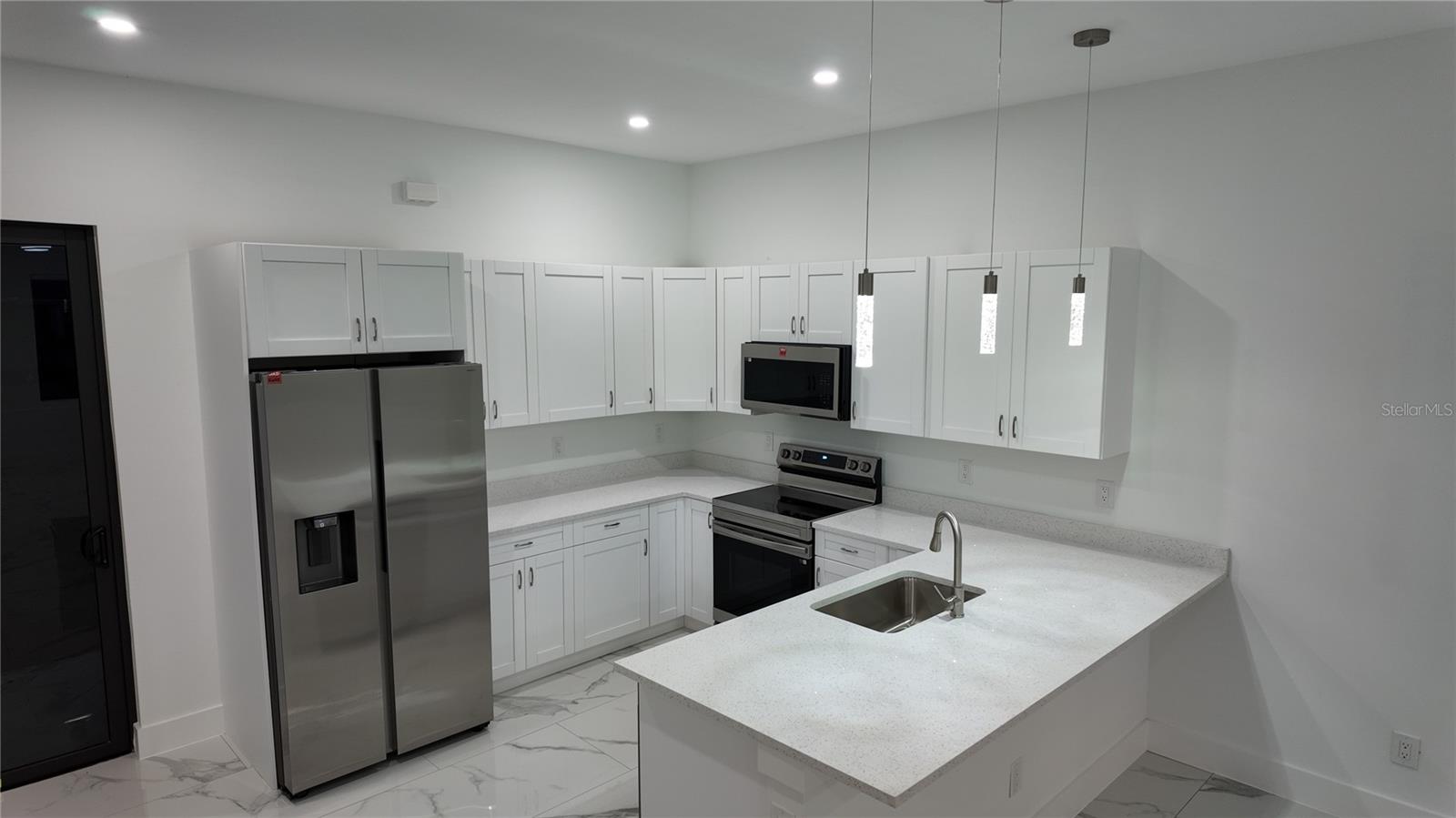 Image 5 of 17 For 21500 Dollard Avenue