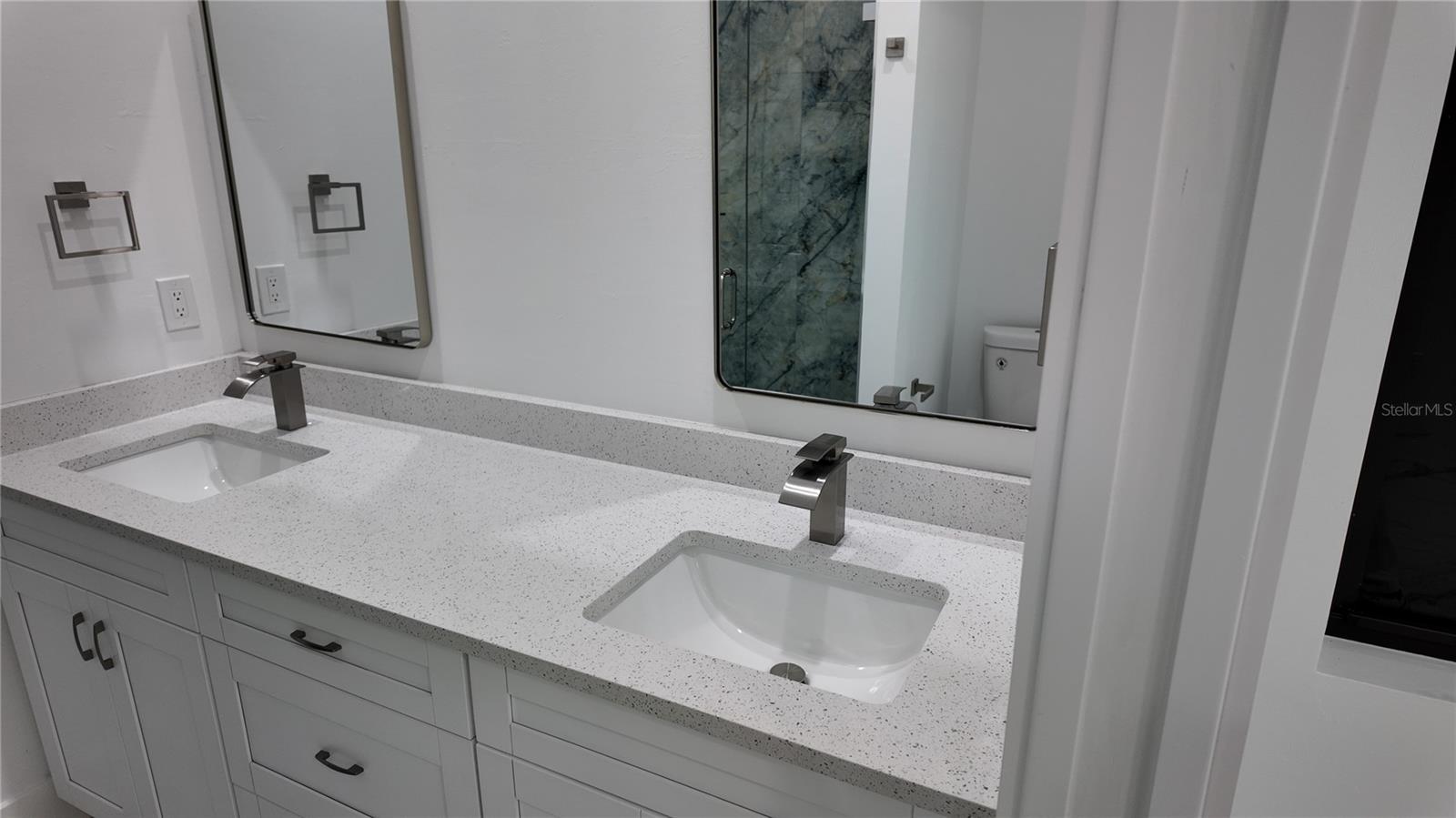 Image 9 of 17 For 21500 Dollard Avenue