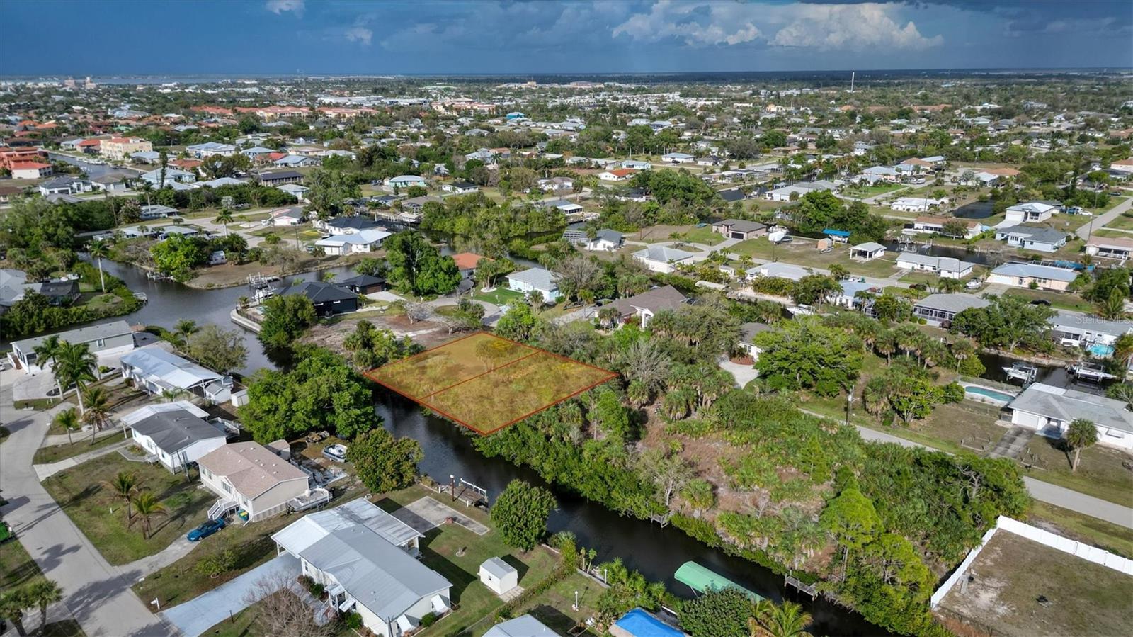 Image 21 of 35 For 3015 Banyan Way