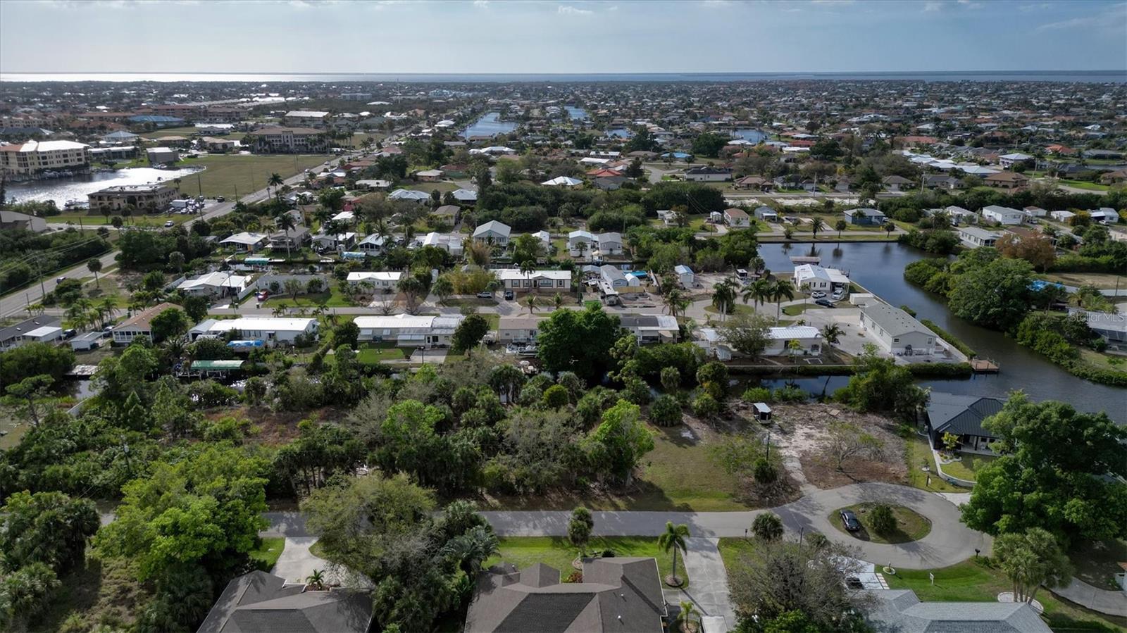 Image 22 of 35 For 3015 Banyan Way