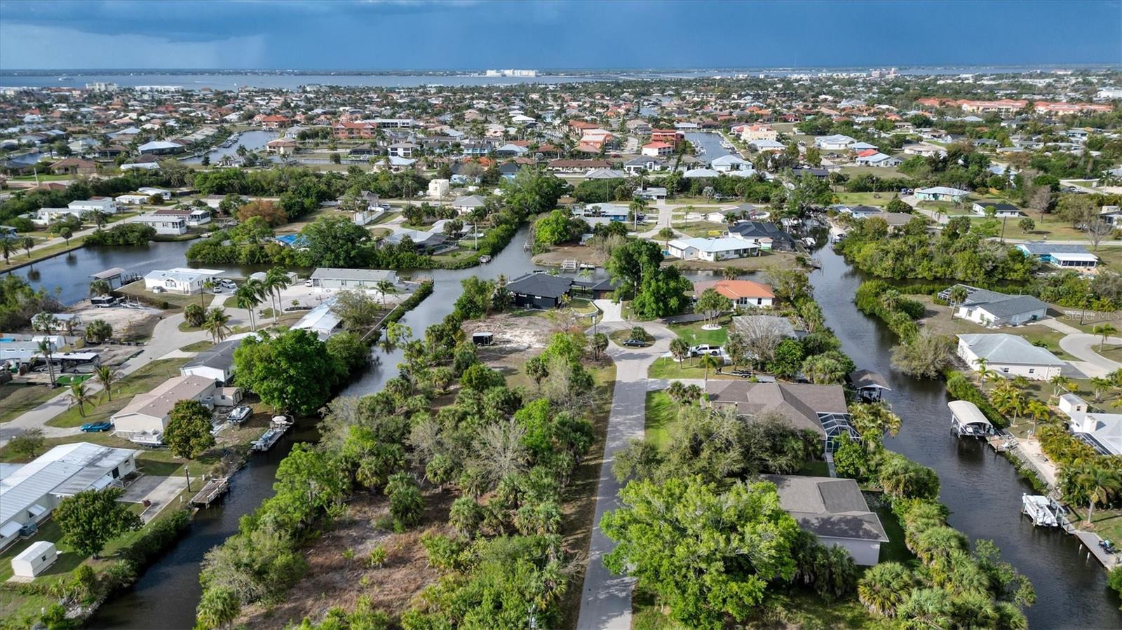 Image 27 of 35 For 3015 Banyan Way