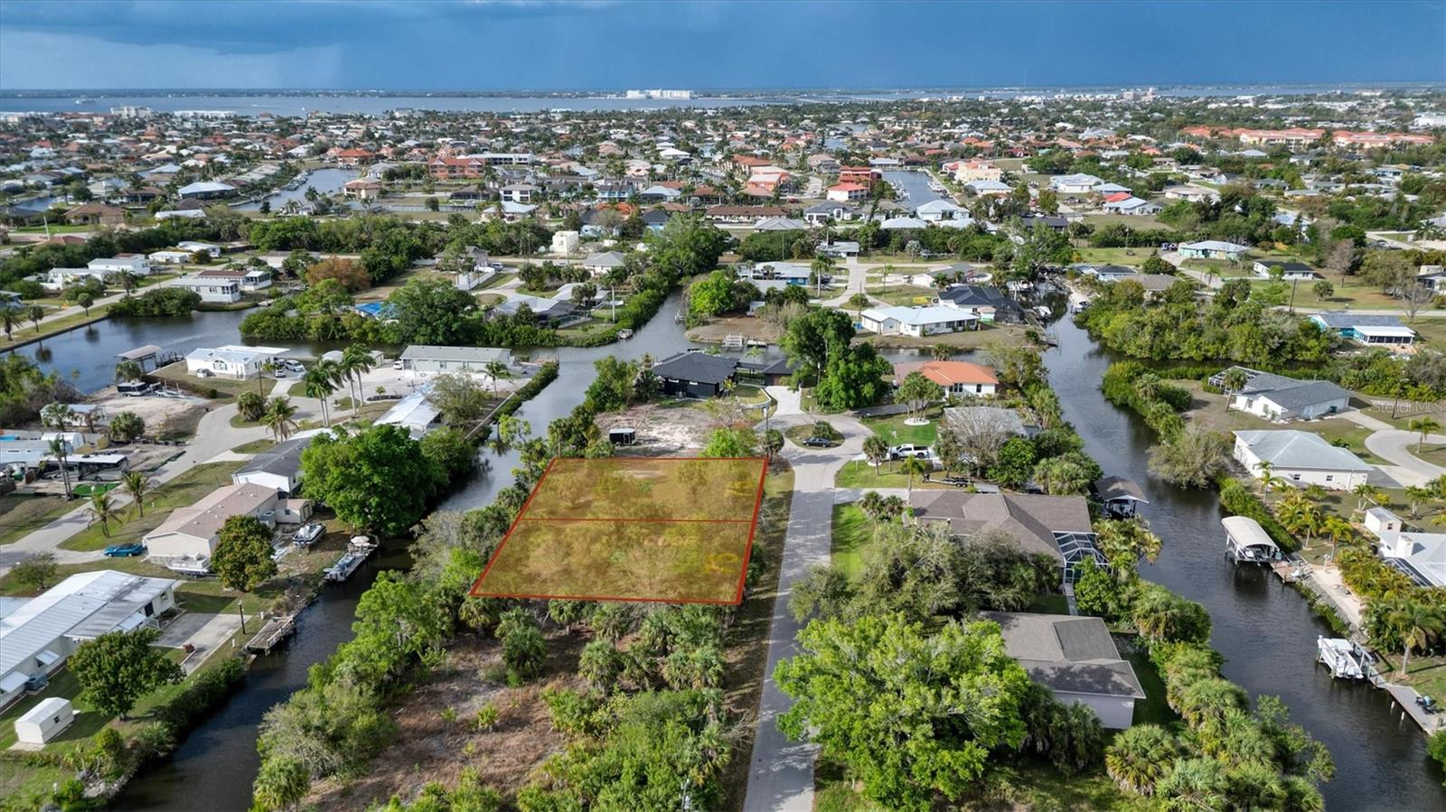 Image 5 of 35 For 3015 Banyan Way