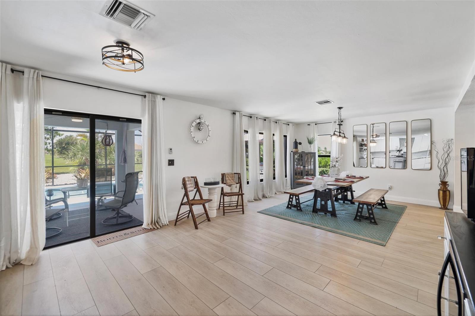 Image 15 of 53 For 17304 Vagabond Circle