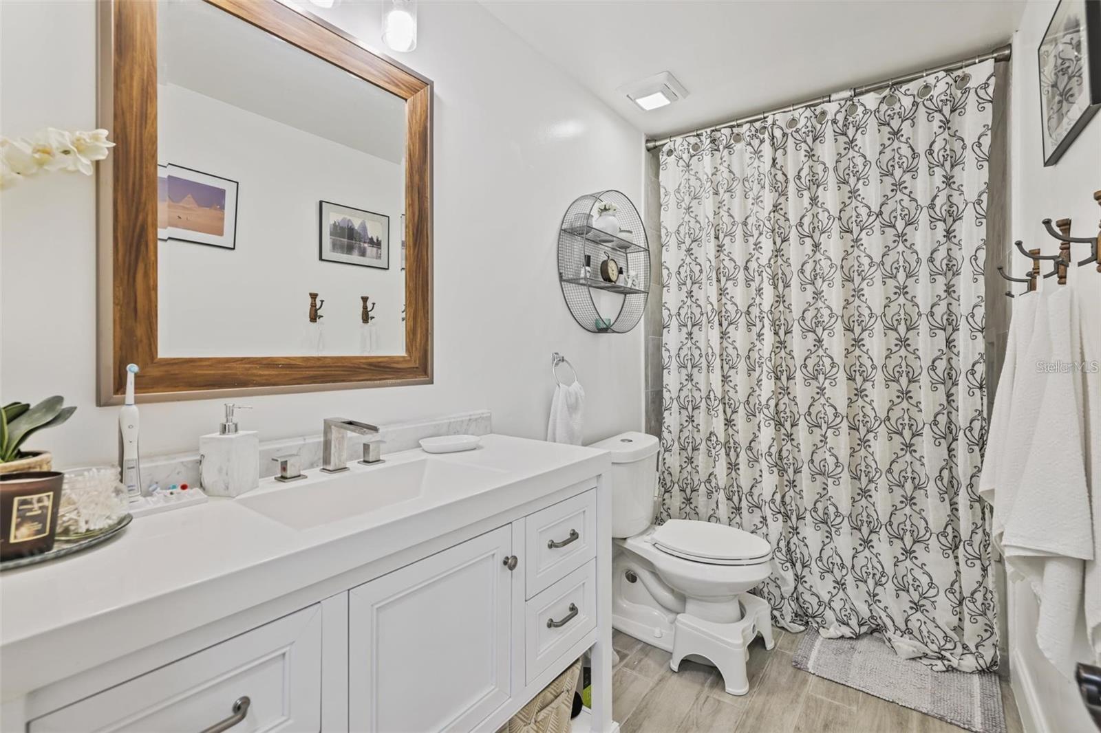 Image 32 of 53 For 17304 Vagabond Circle