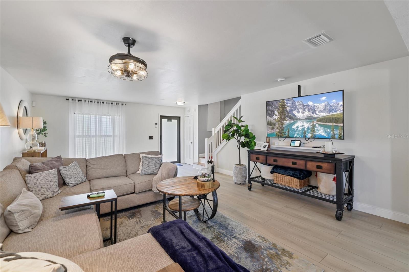 Image 4 of 53 For 17304 Vagabond Circle