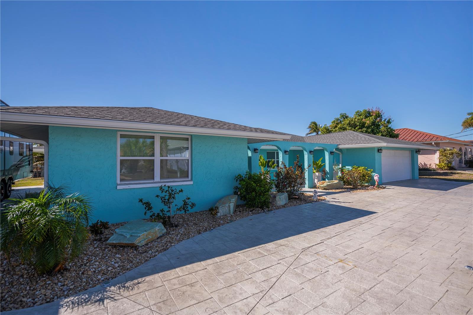 Image 12 of 95 For 121 Sinclair Street Se