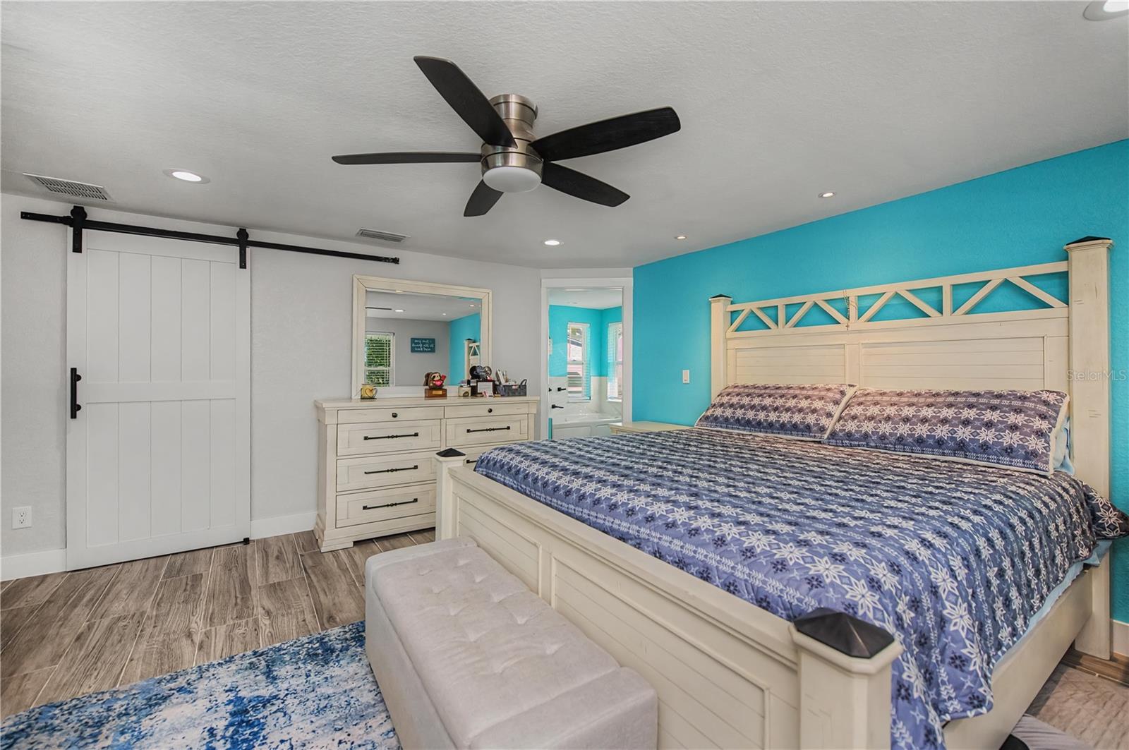 Image 38 of 95 For 121 Sinclair Street Se