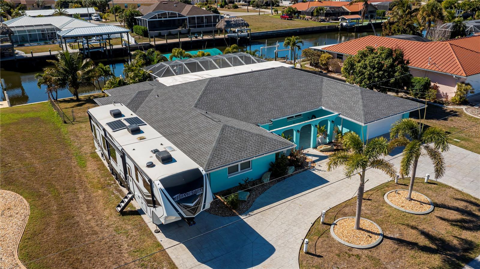 Image 4 of 95 For 121 Sinclair Street Se