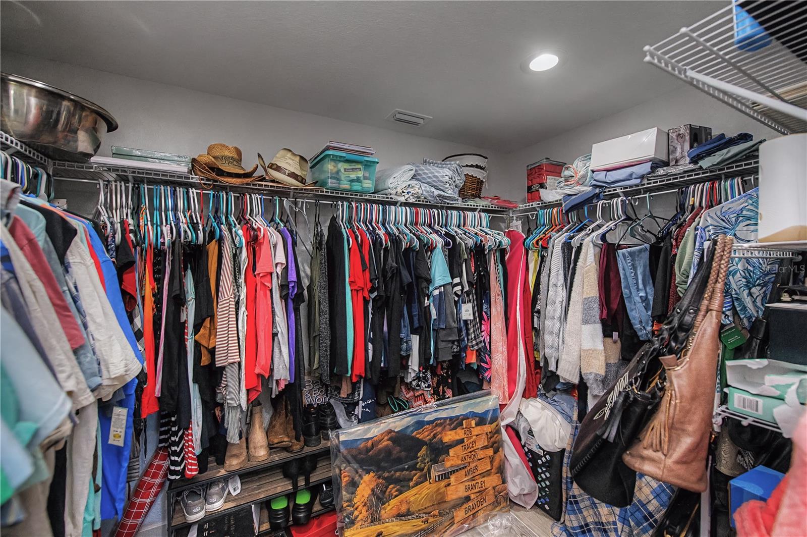 Image 40 of 95 For 121 Sinclair Street Se