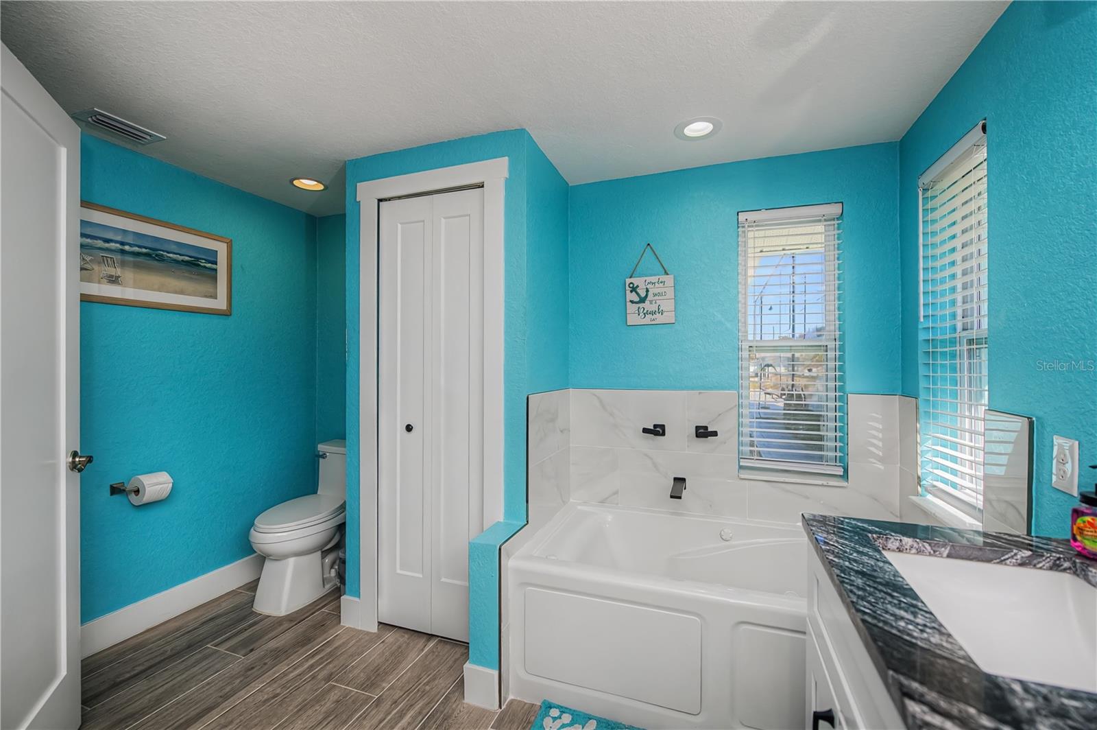 Image 44 of 95 For 121 Sinclair Street Se