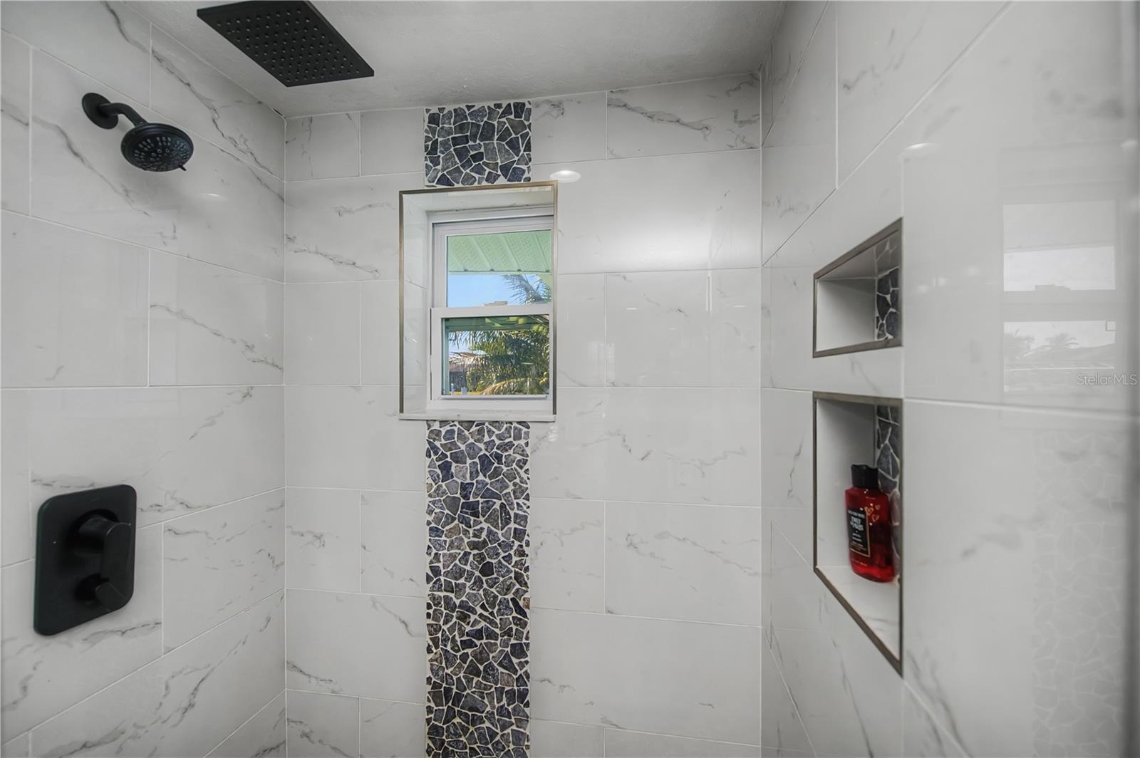 Image 45 of 95 For 121 Sinclair Street Se