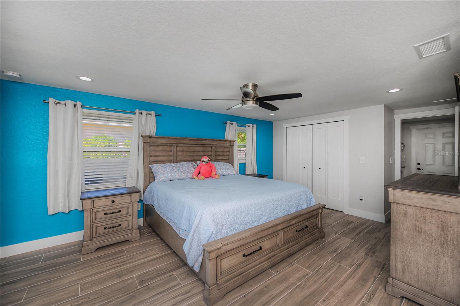 Image 48 of 95 For 121 Sinclair Street Se