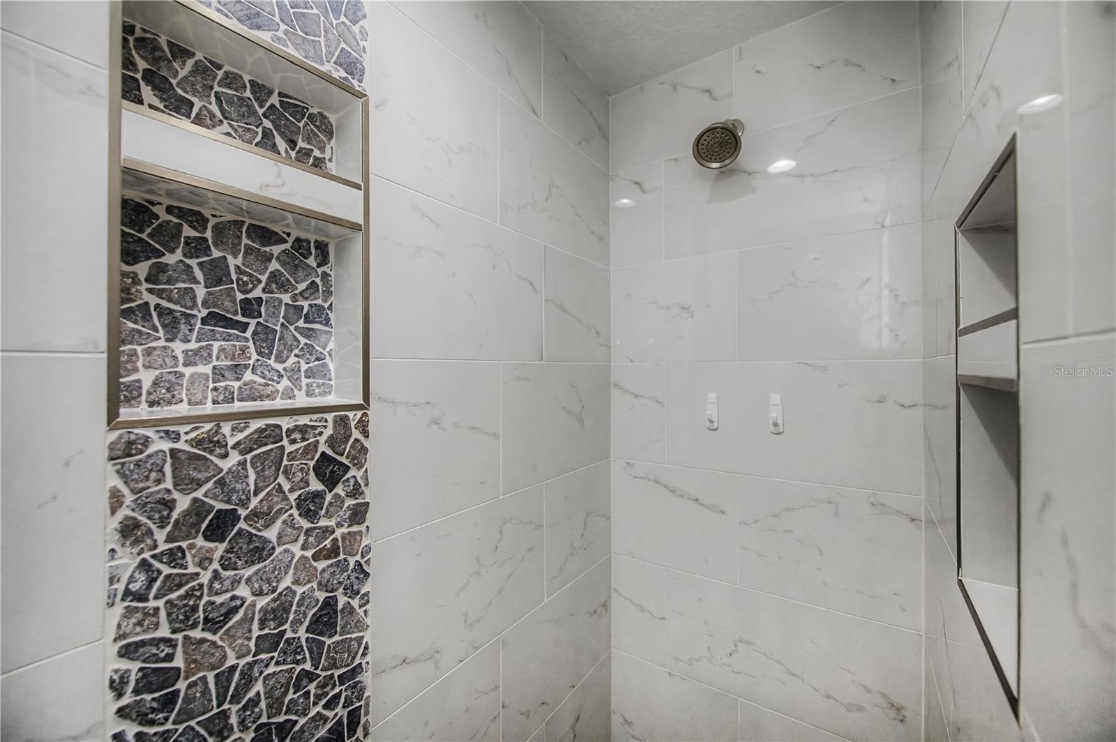 Image 54 of 95 For 121 Sinclair Street Se