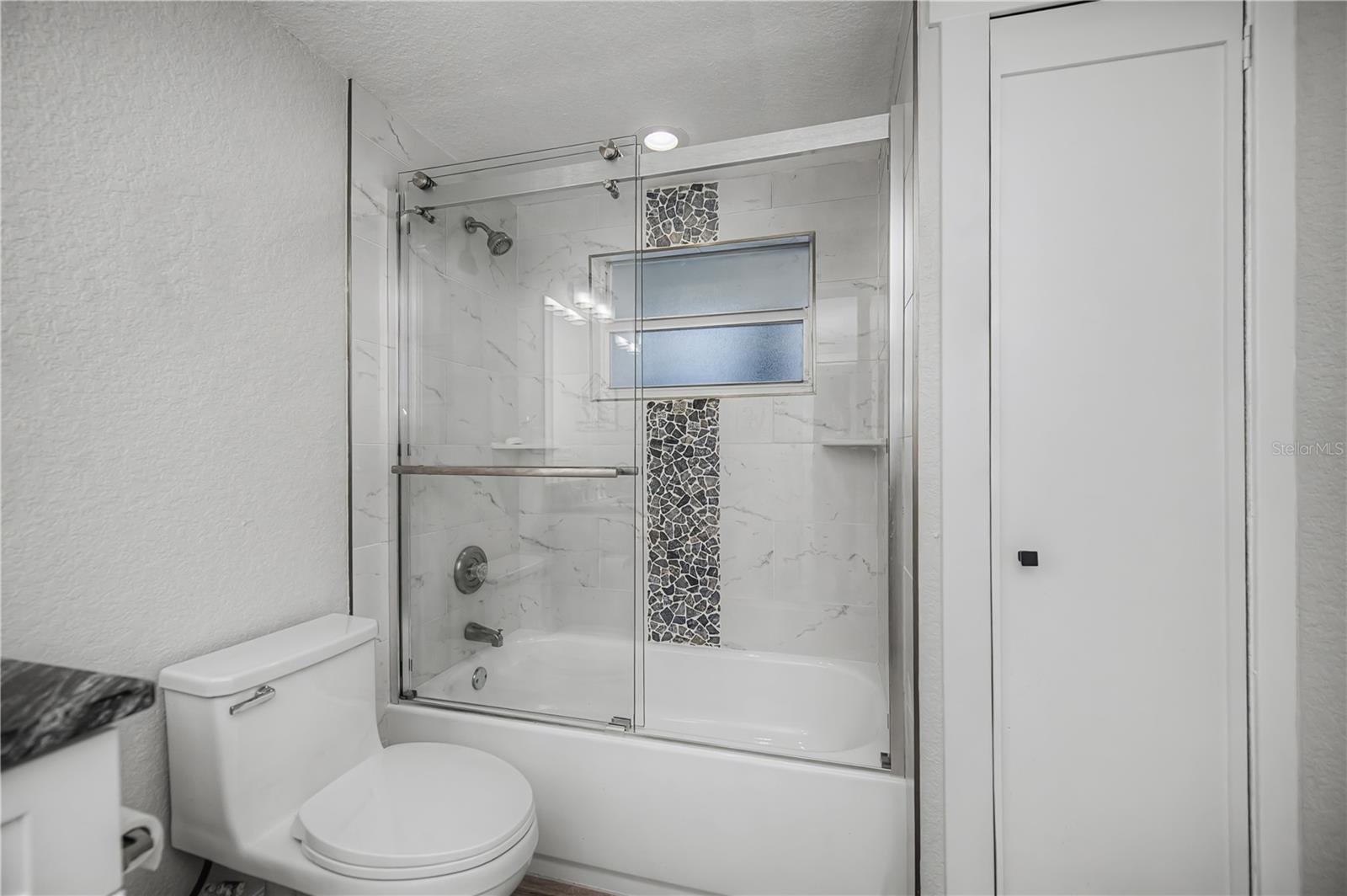 Image 59 of 95 For 121 Sinclair Street Se