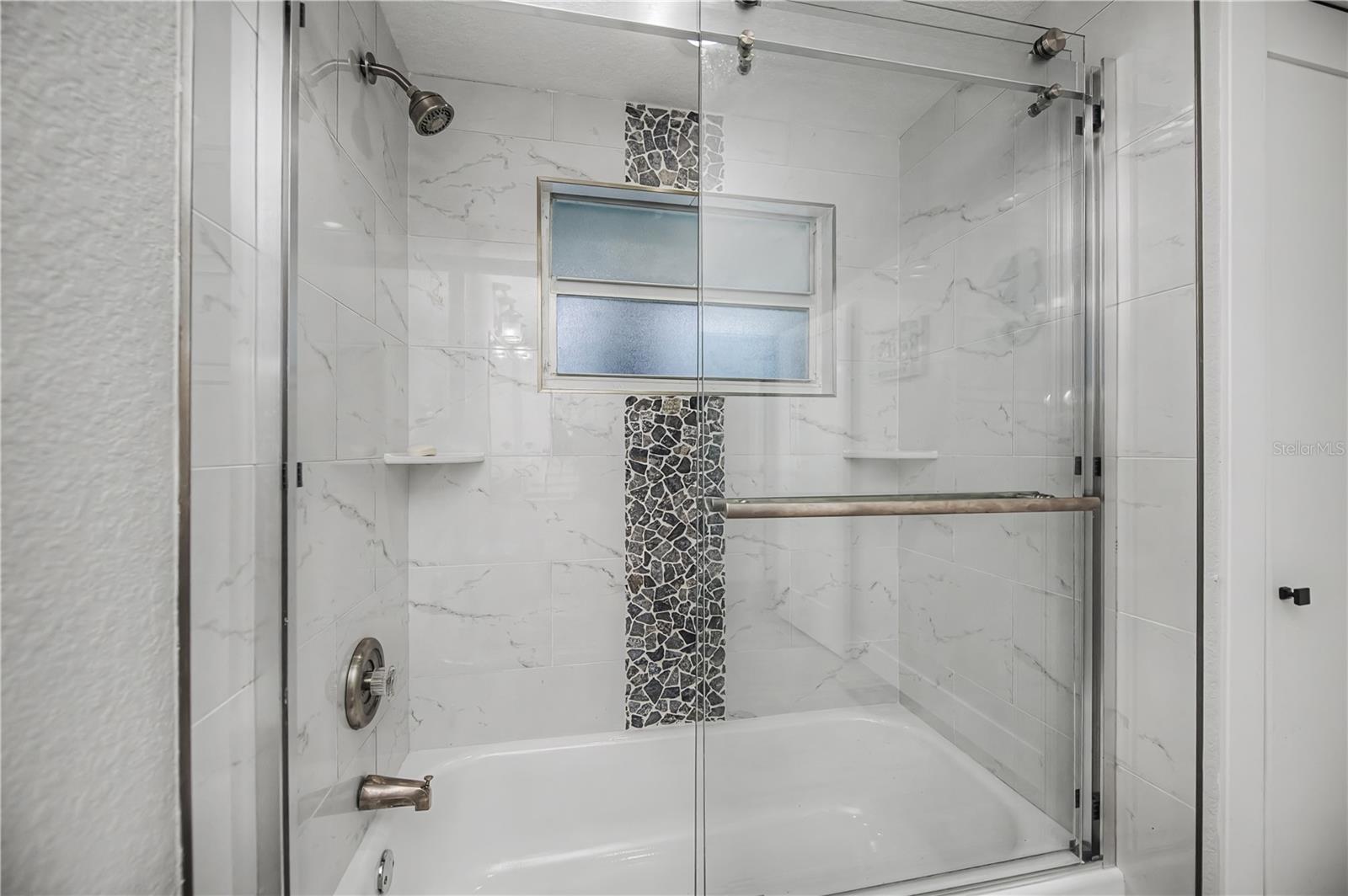 Image 60 of 95 For 121 Sinclair Street Se