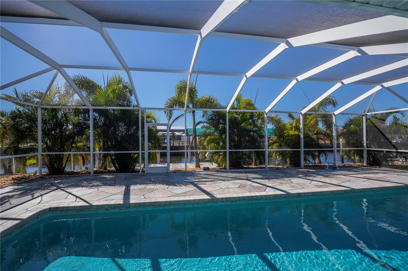 Image 75 of 95 For 121 Sinclair Street Se